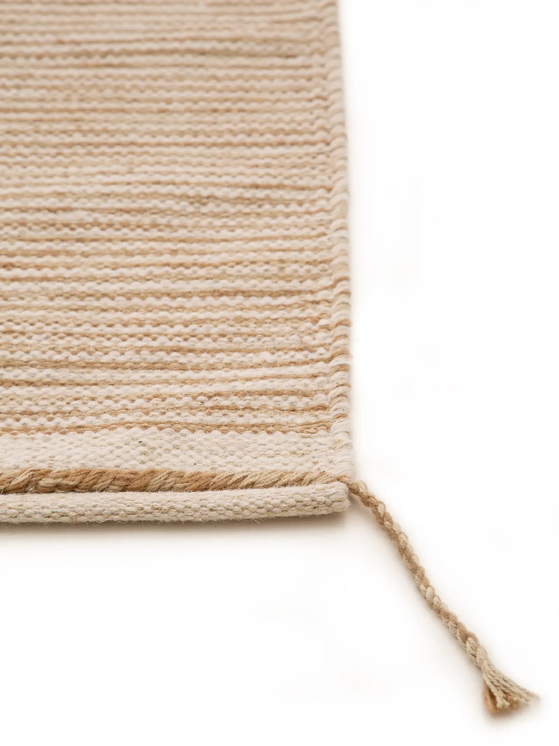 Rug made of 50% Wool, 50% Cotton in Beige with a 50% Wool, 50% Cotton high pile by benuta Pure
