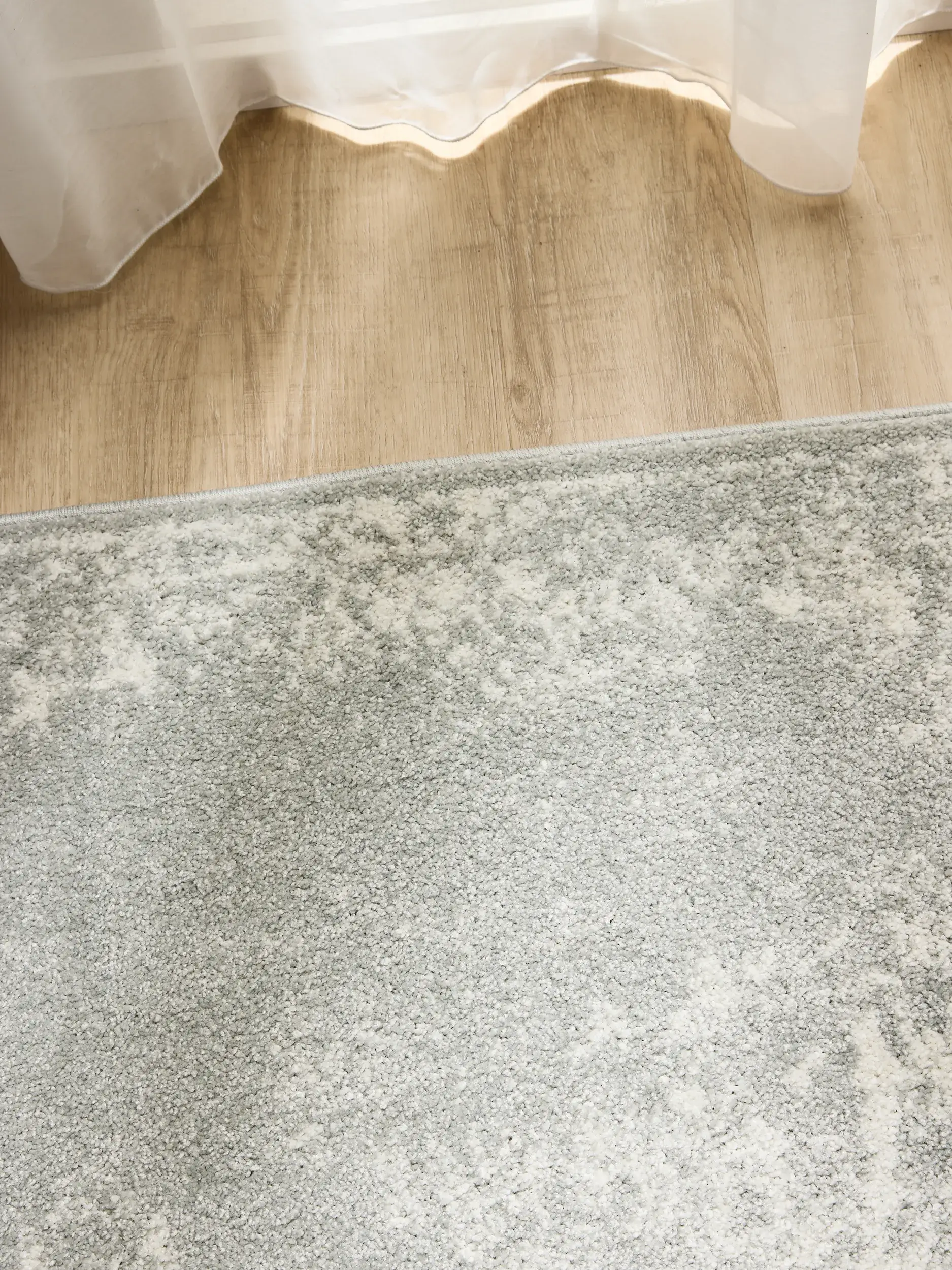 Teppich aus 100% Polypropylen in Taupe mit 100% Polypropylen hohem Flor von benuta Basic