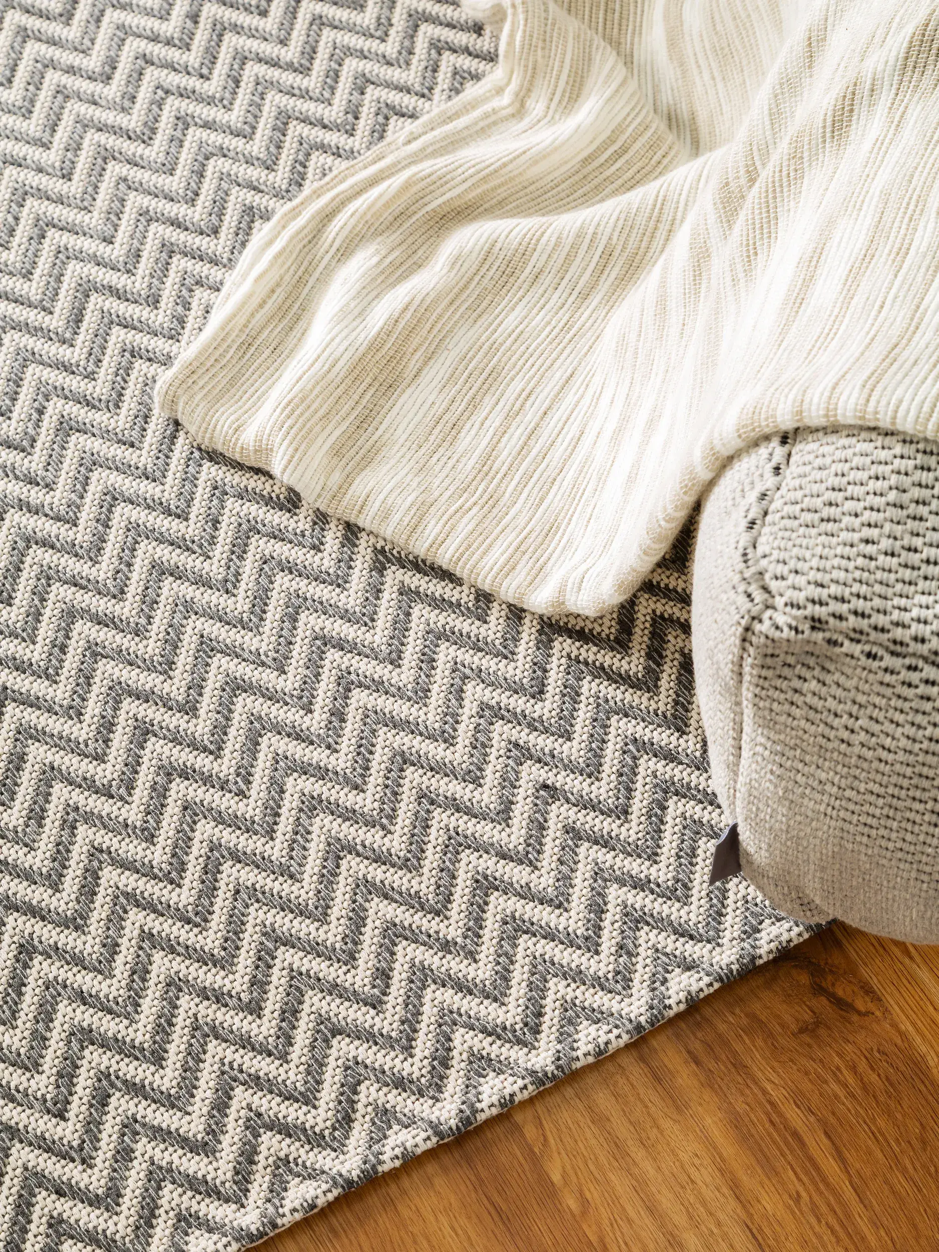 Rug made of 100% Cotton in Grey with a 100% Cotton high pile by benuta Nest