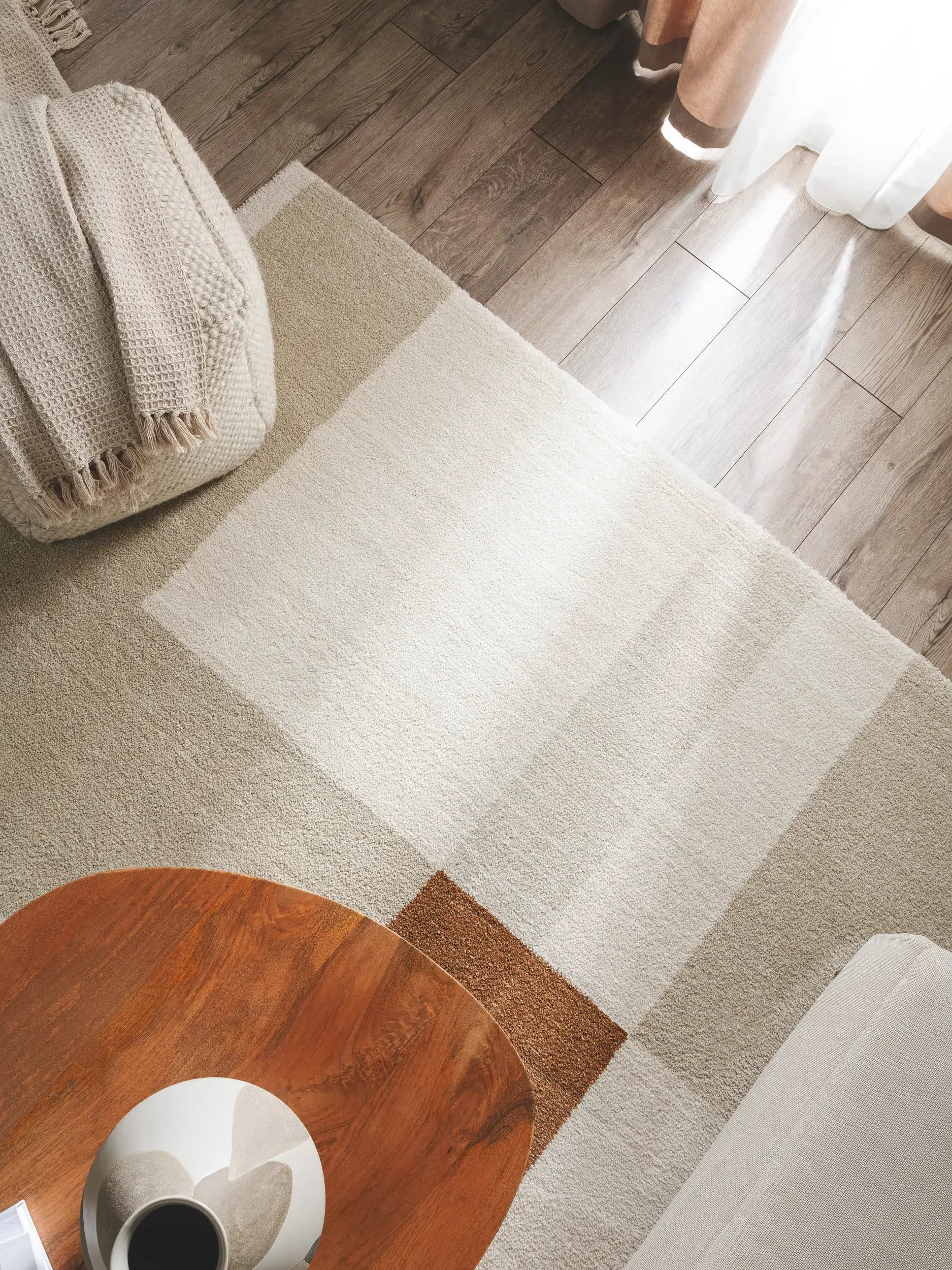 Teppe av 100% Polypropylen i Beige med 100% Polypropylen høy lugg fra benuta Nest