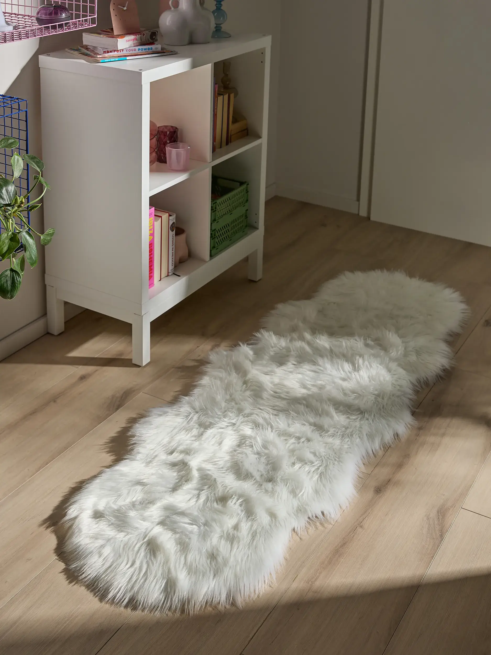 Koberec z 70% Polyacryl, 30% Polyester v Weiß s vlasem výšky 70% Polyacryl, 30% Polyester od benuta Pop