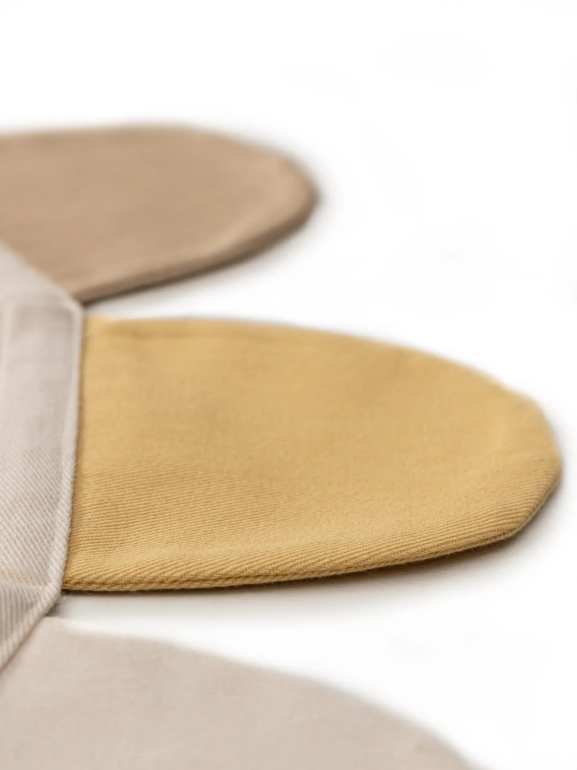 Wanddeko Hana Beige/Gelb i Floral-design laget av 100 % bomull fra Lytte