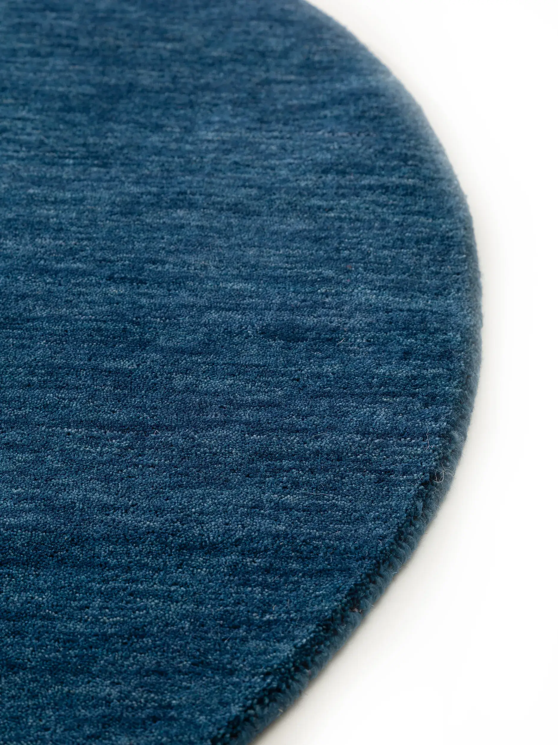 Teppich aus 100% Wolle in Blau mit 100% Wolle hohem Flor von benuta Nest