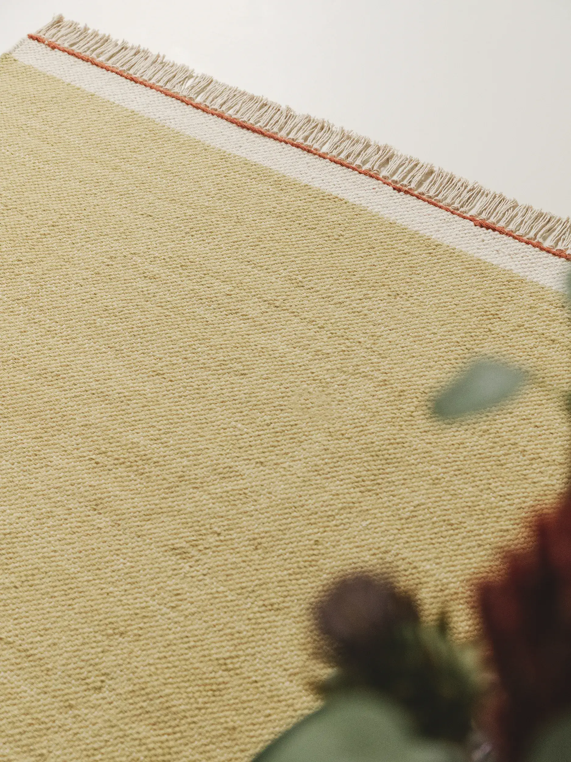 Tappeto di 60% Lana, 40% Cotone in Verde con pelo alto 60% Lana, 40% Cotone da benuta POP