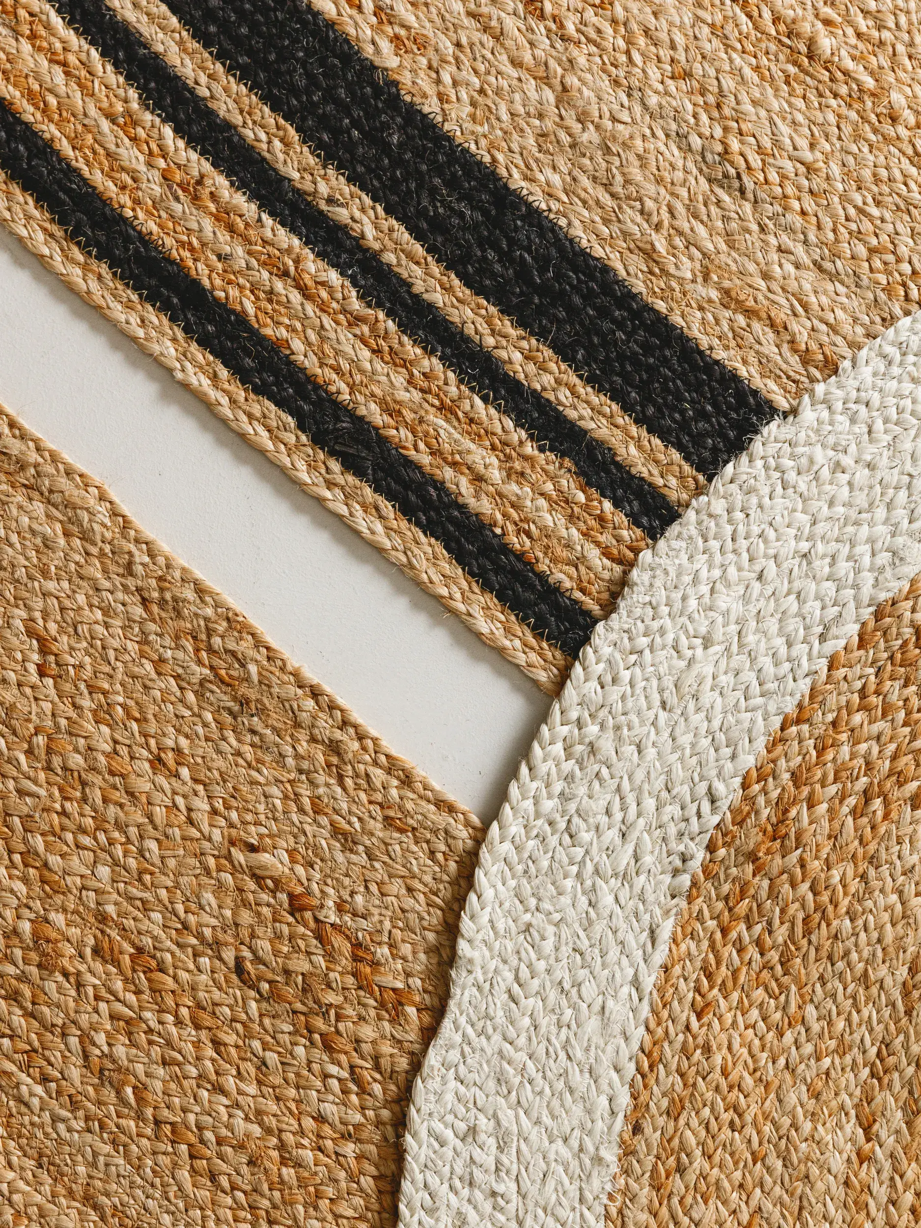 Teppich aus 100% Jute in Schwarz mit 100% Jute hohem Flor von benuta Pure