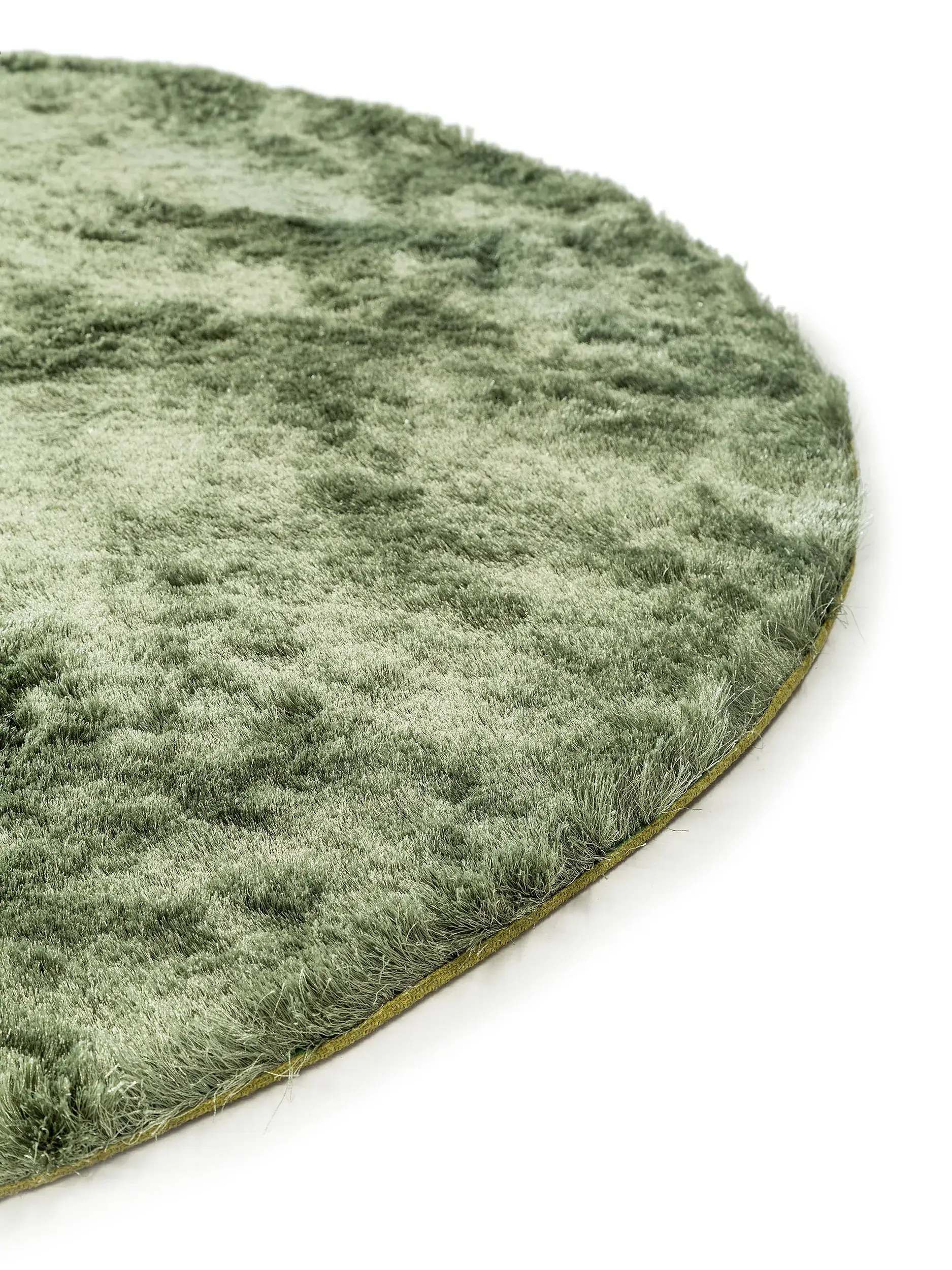 Tapijt van 100% Polyester in Groen met een 100% Polyester hoge pool van benuta nest
