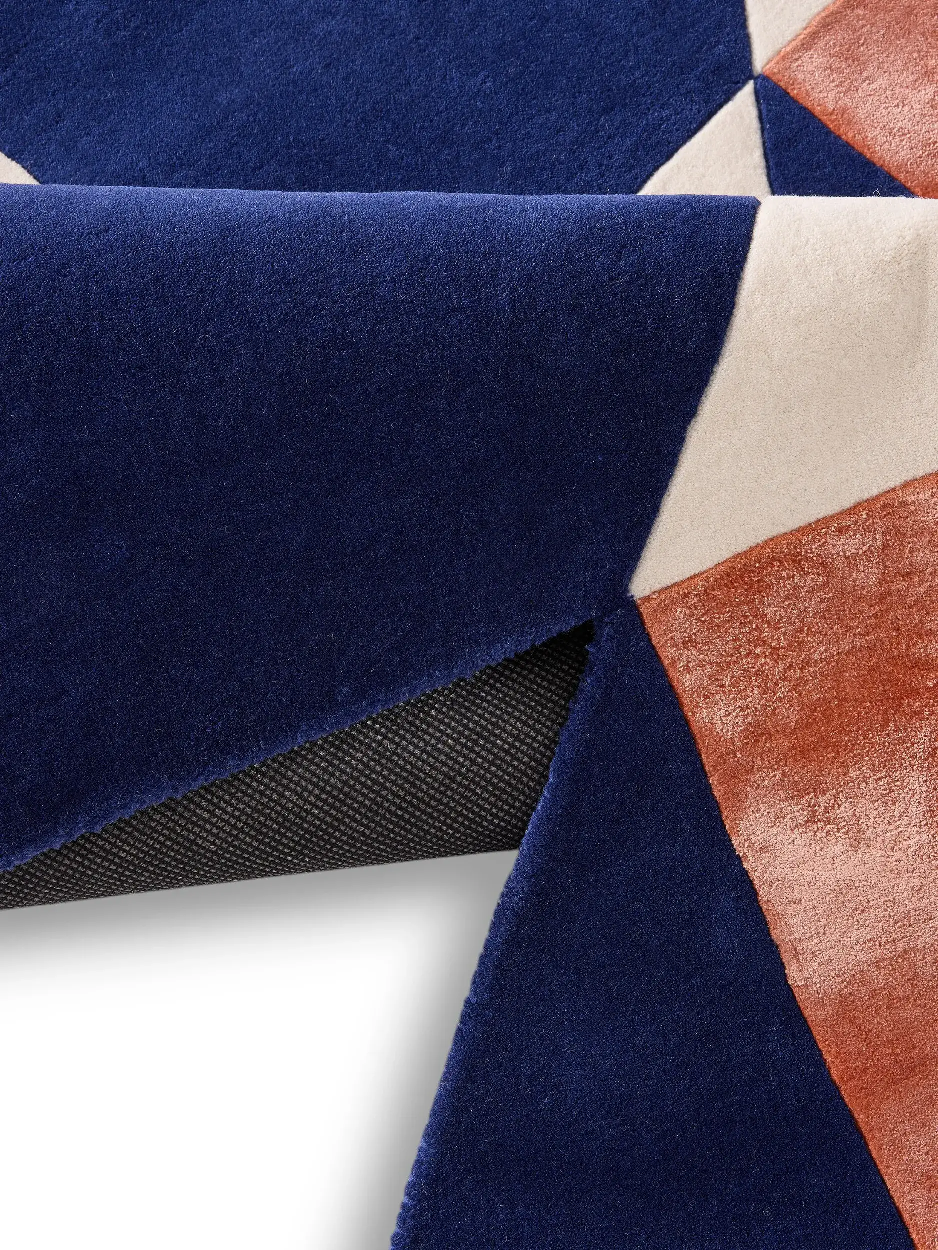 Matto 70% Villa, 30% Lyocell (Tencel™)a värissä Monivärinen 70% Villa, 30% Lyocell (Tencel™) korkealla nukalla merkiltä benuta Finest