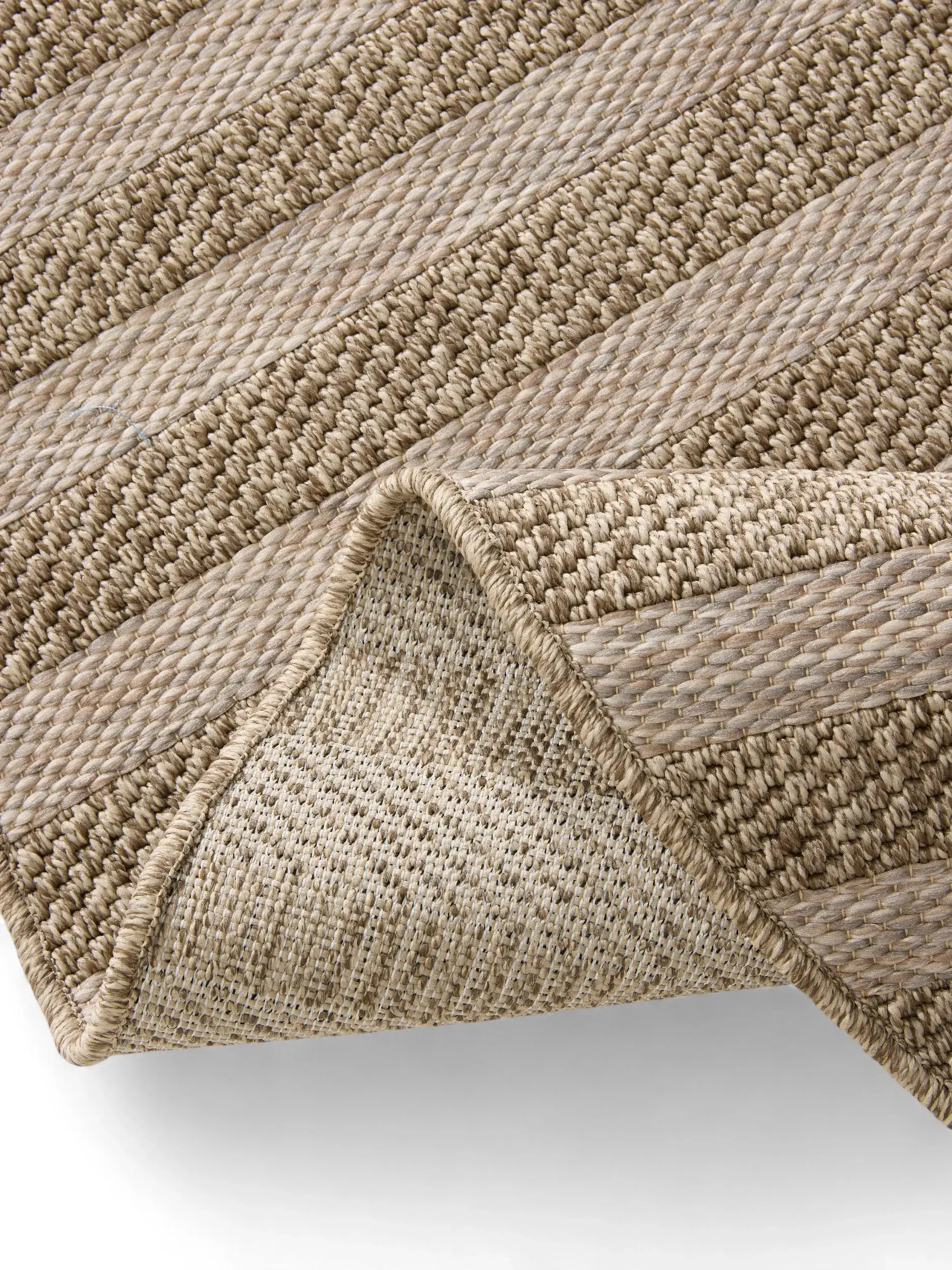 Koberec z 100% Polypropylen v Beige s vlasem výšky 100% Polypropylen od benuta Nest