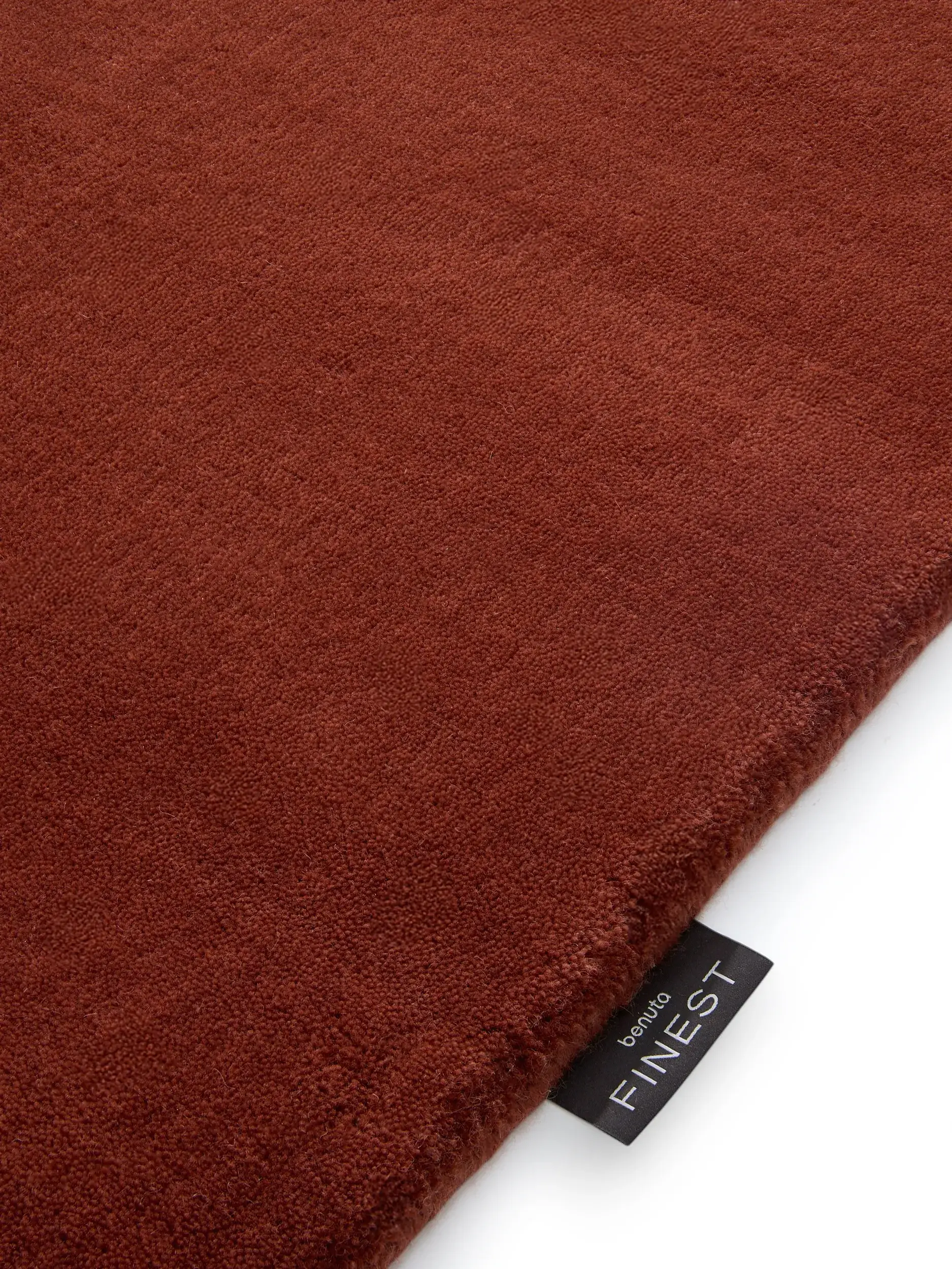 Teppich Mono aus 100% Wolle (aus Neuseeland) in Rot von benuta Finest