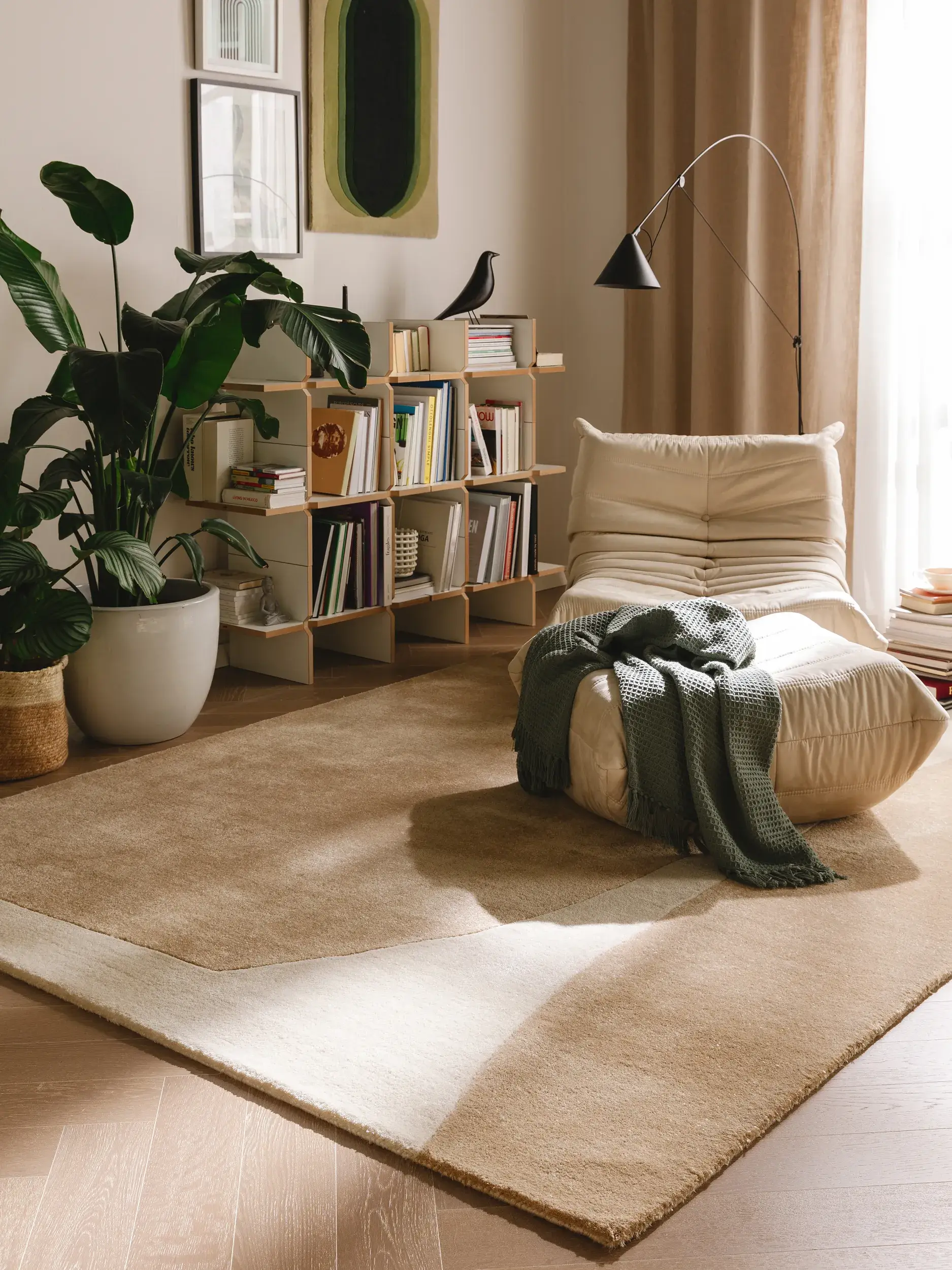Teppe av 100% Polyester (recyceltes PET) i Beige med 100% Polyester (recyceltes PET) høy lugg fra benuta Pure