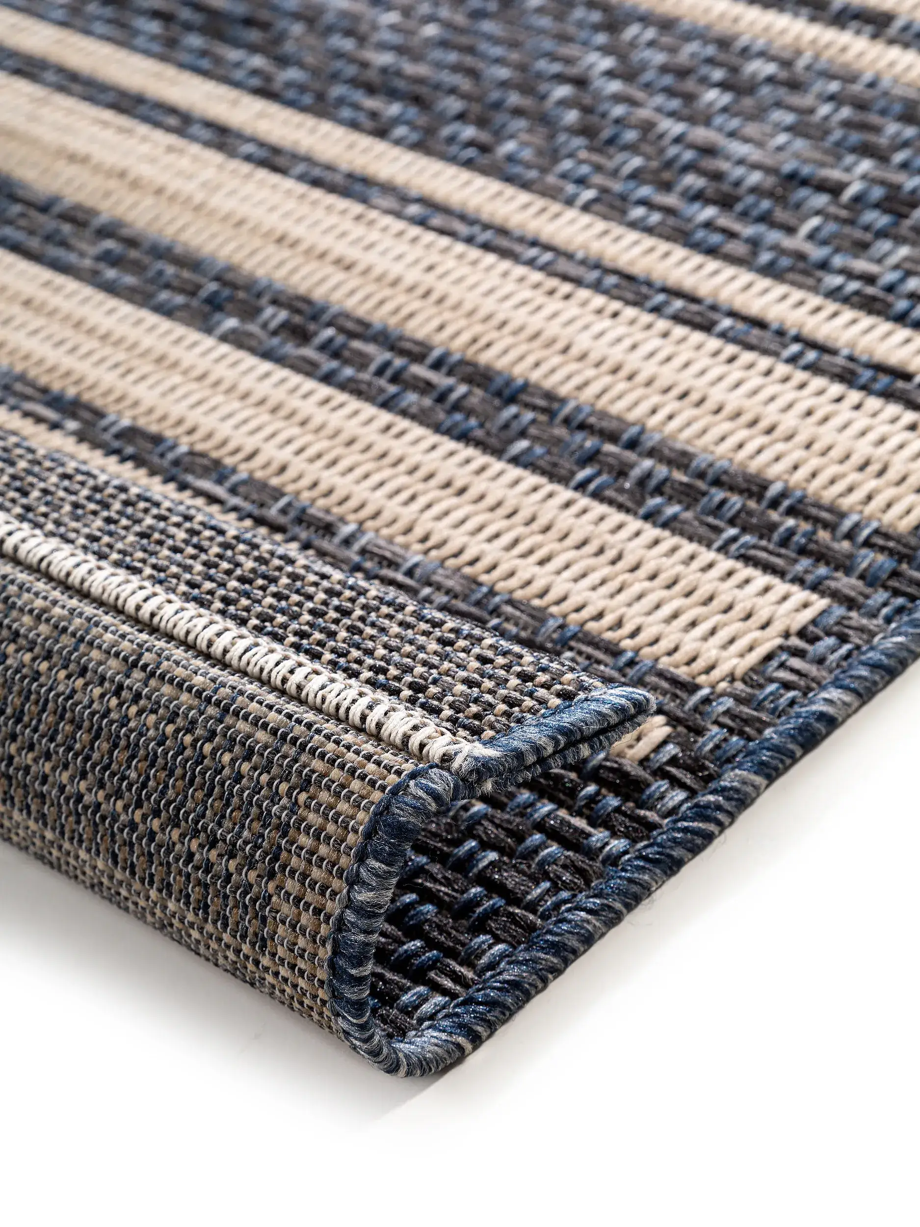 Tapijt van 100% Polypropyleen in Beige met een 100% Polypropyleen hoge pool van benuta nest