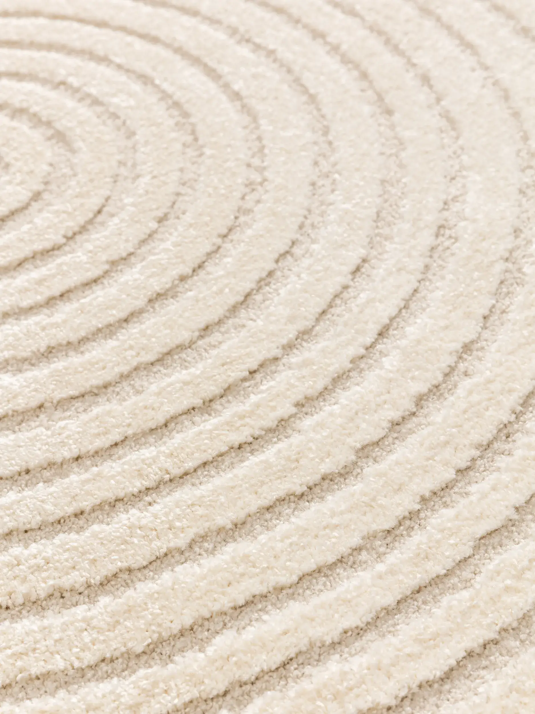 Teppich aus 60% Polypropylen, 40% Polyester in Beige mit 60% Polypropylen, 40% Polyester hohem Flor von benuta Nest