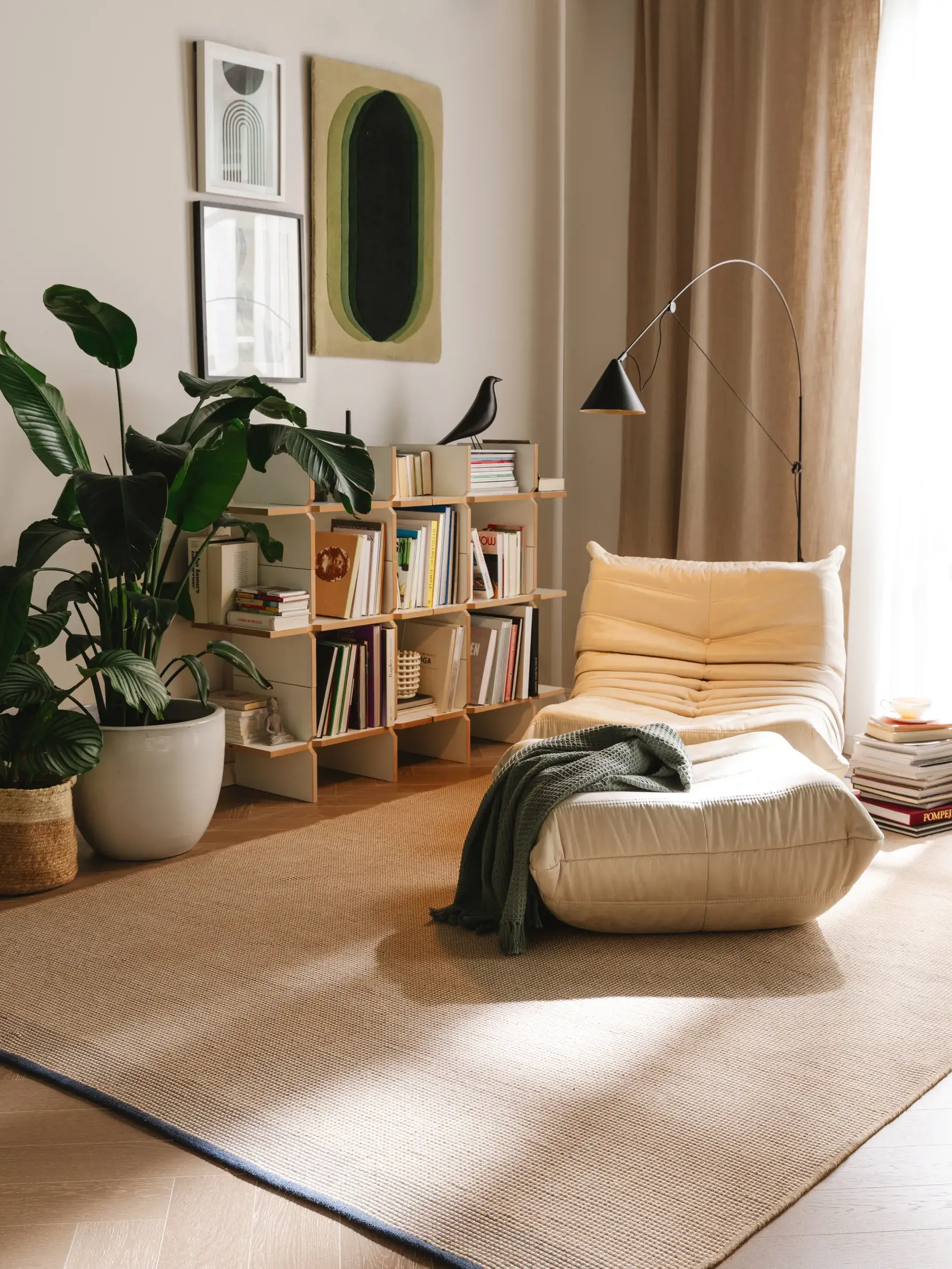 Teppich aus 100% Polyester (recyceltes PET) in Beige mit 100% Polyester (recyceltes PET) hohem Flor von benuta Pure