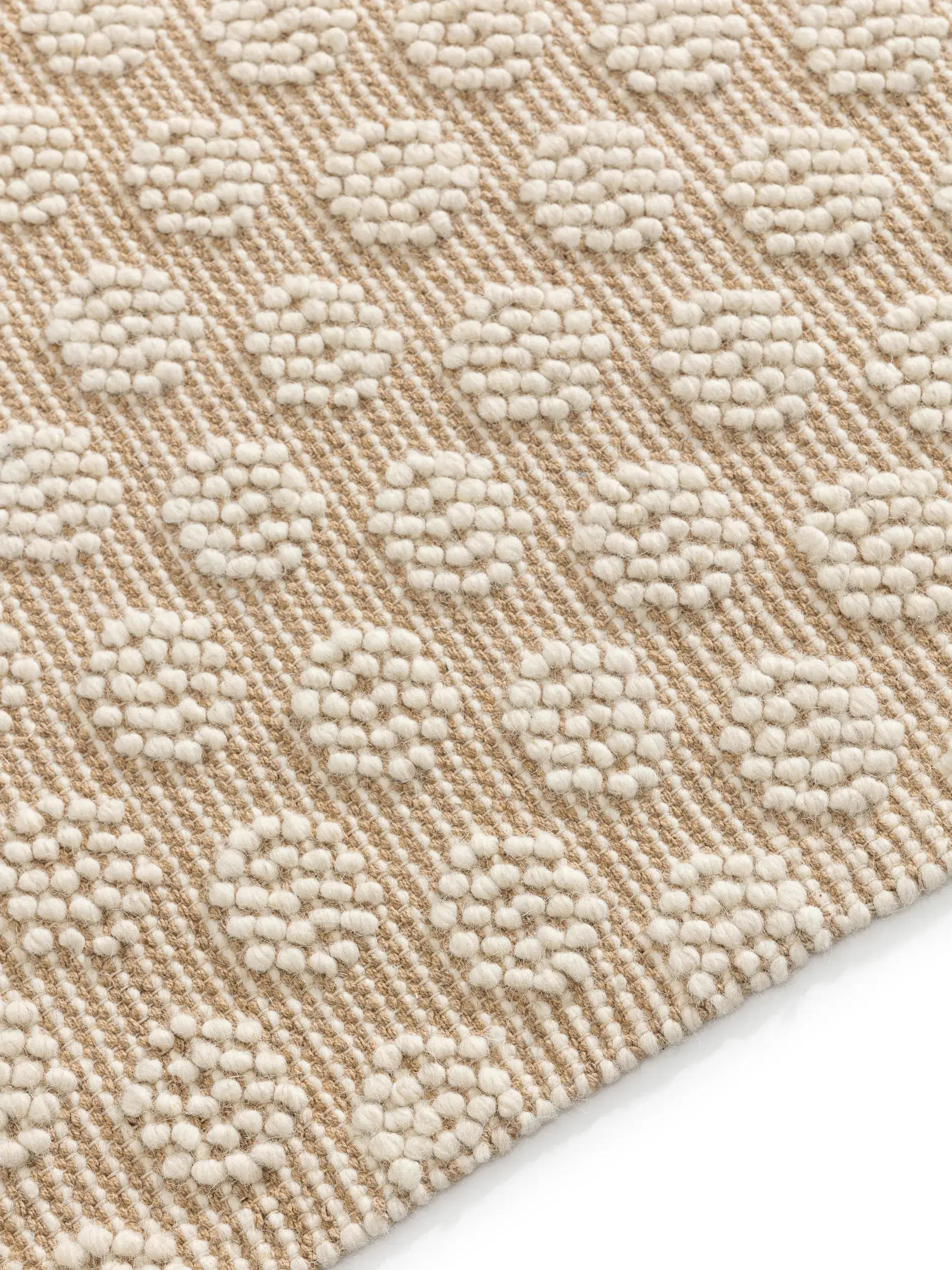 Teppich aus 60% Wolle, 40% Baumwolle in Beige mit 60% Wolle, 40% Baumwolle hohem Flor von Lytte