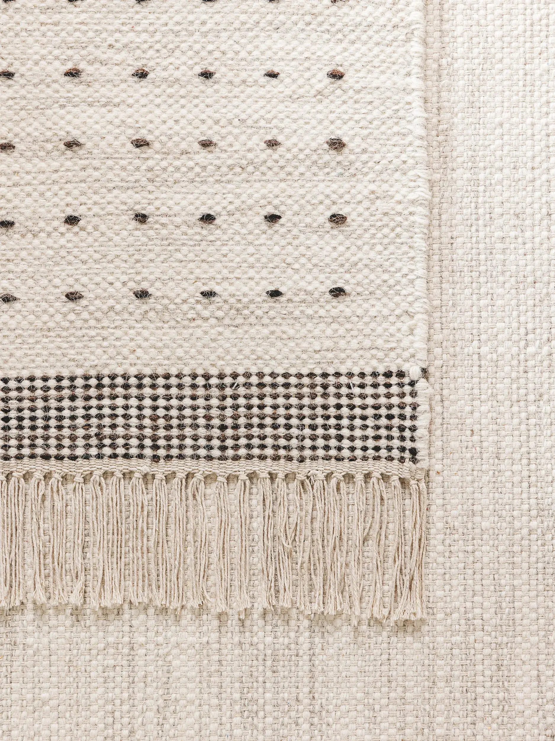 Tappeto di 70% Lana, 30% Cotone in Bianco/Nero con pelo alto 70% Lana, 30% Cotone da benuta POP