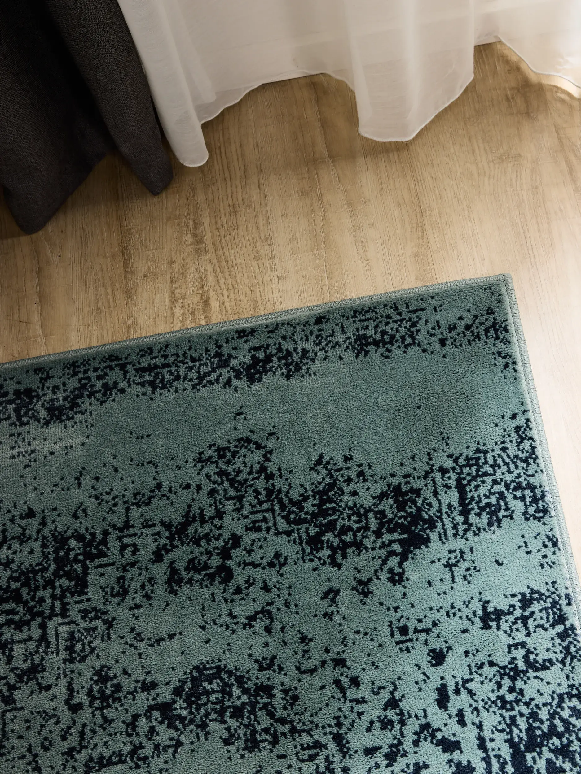 Rug made of 100% Polypropylen in Turquoise with a 100% Polypropylen high pile by benuta Basic
