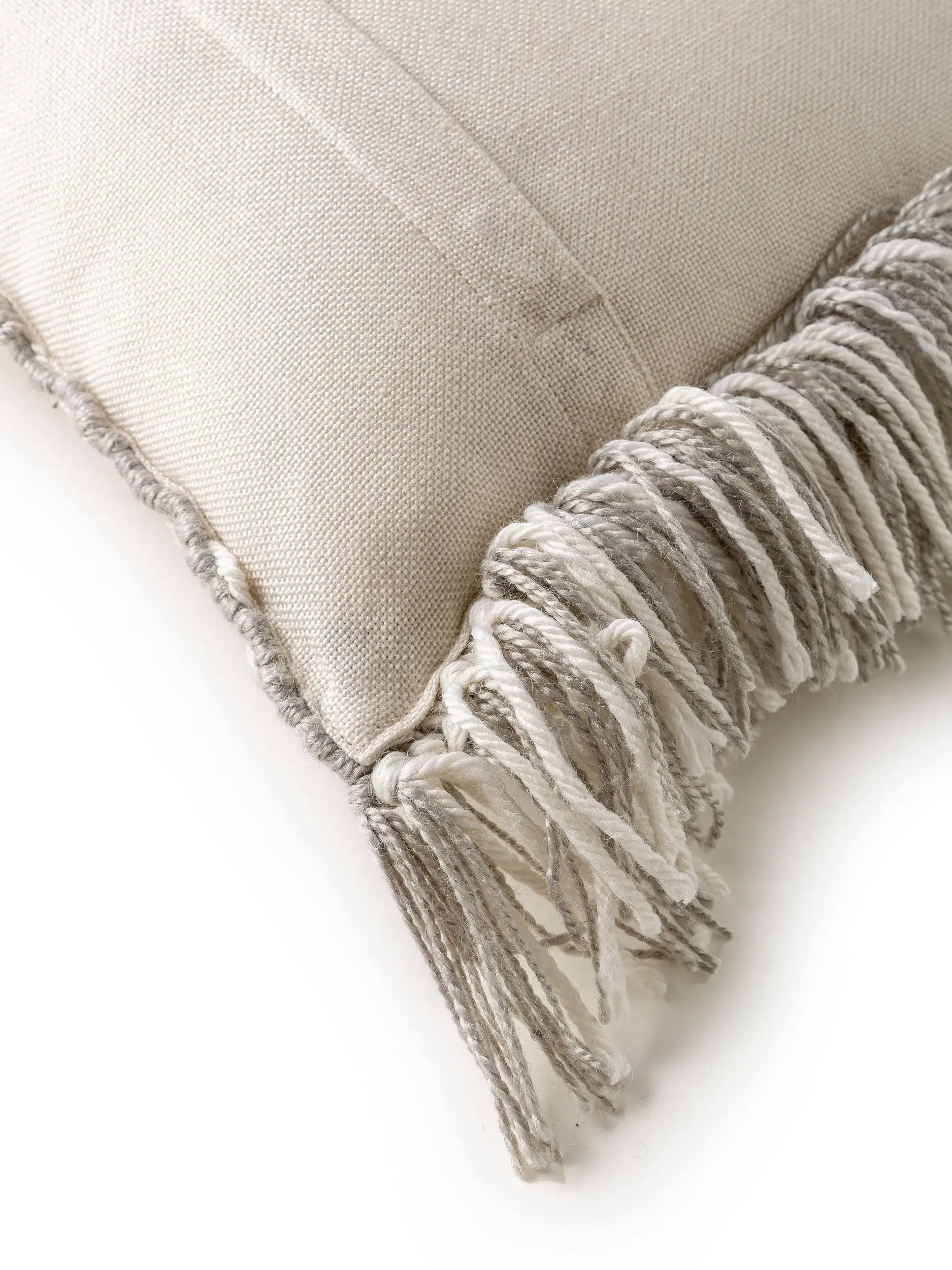 In- & Outdoor Kissen Morty Grau im Design Geometrisch aus 100% Polyester (recyceltes PET) von benuta Pure