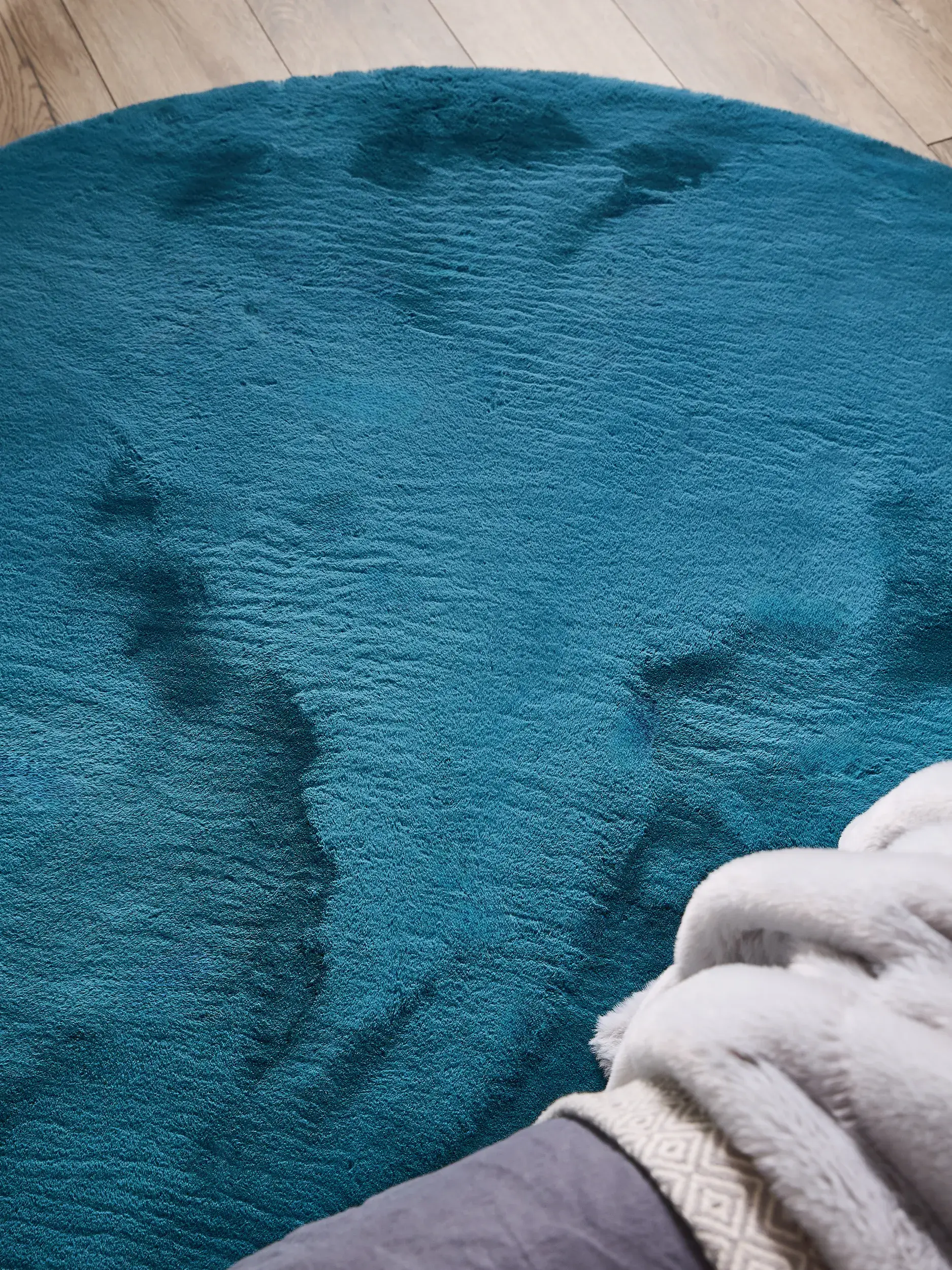 Rug Dave made of 100% Polyester in Turquoise by benuta Nest