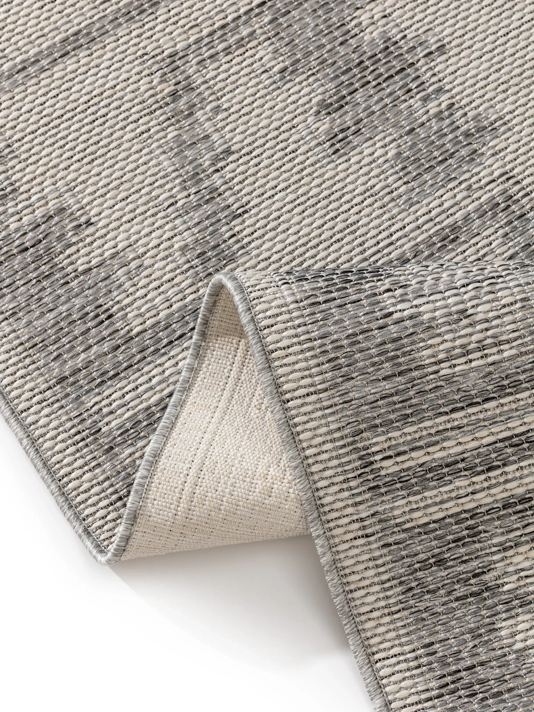 Teppich aus 100% Polypropylen in Grau mit 100% Polypropylen hohem Flor von benuta Nest