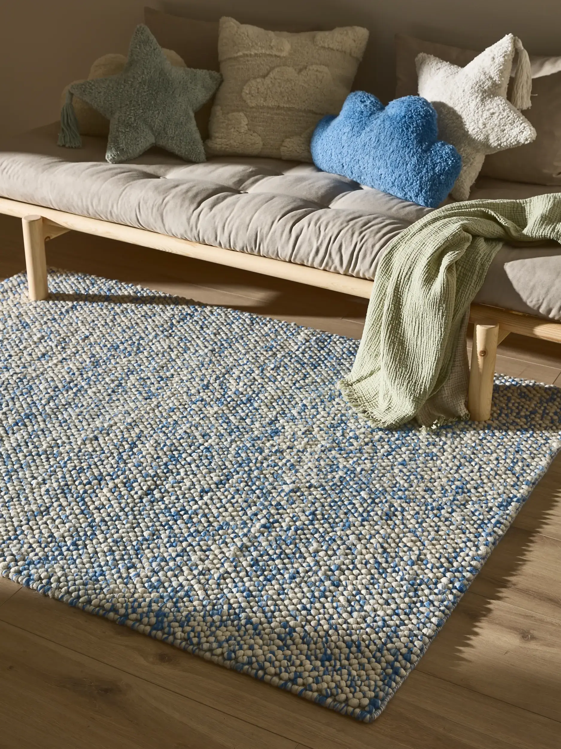 Teppich aus 70% Wolle, 30% Polyester in Blau mit 70% Wolle, 30% Polyester hohem Flor von Lytte