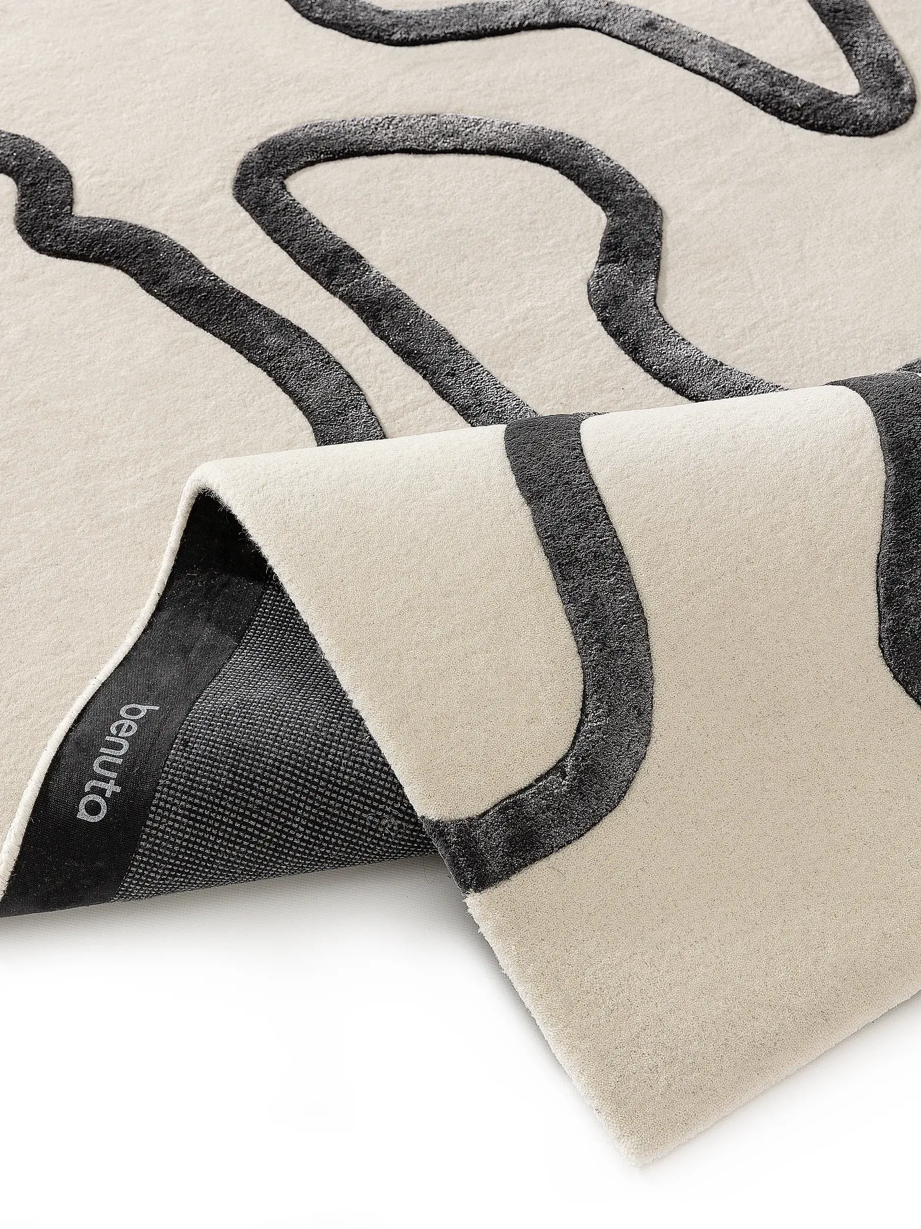 Tappeto di 75% Lana, 25% Lyocell (Tencel™) in Bianco/Nero con pelo alto 75% Lana, 25% Lyocell (Tencel™) da benuta Finest