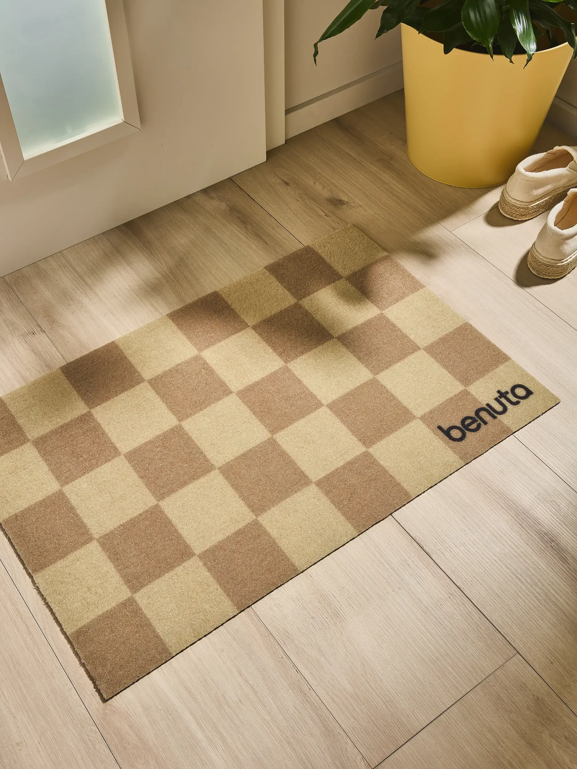 Wycieraczka Checker żółty im Design Geometryczny aus 100% Poliester (PET recyklingowany) von benuta