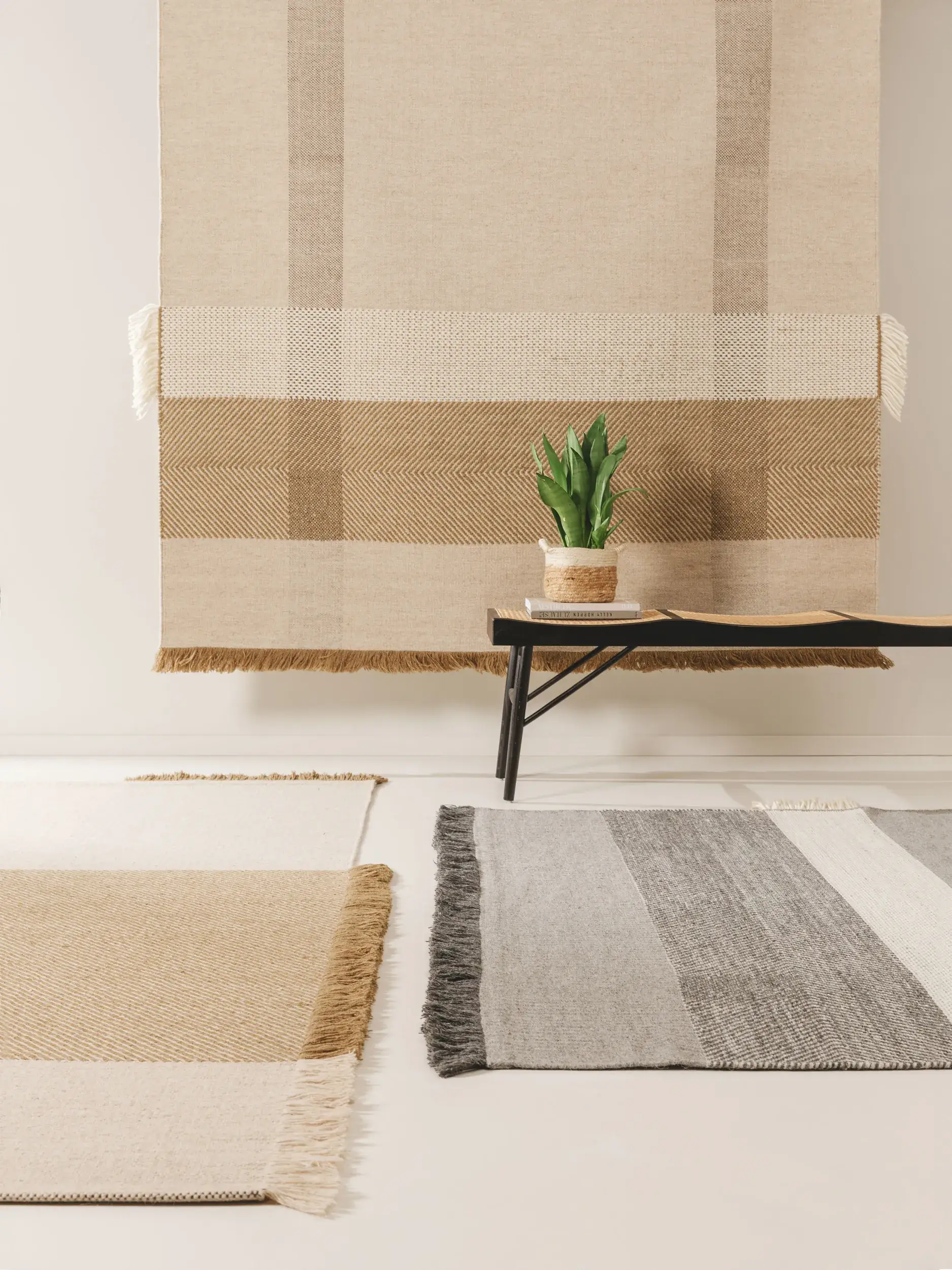 Teppich aus 75% Wolle, 20% Baumwolle, 5% Polyamide in Beige mit 75% Wolle, 20% Baumwolle, 5% Polyamide hohem Flor von benuta Pure