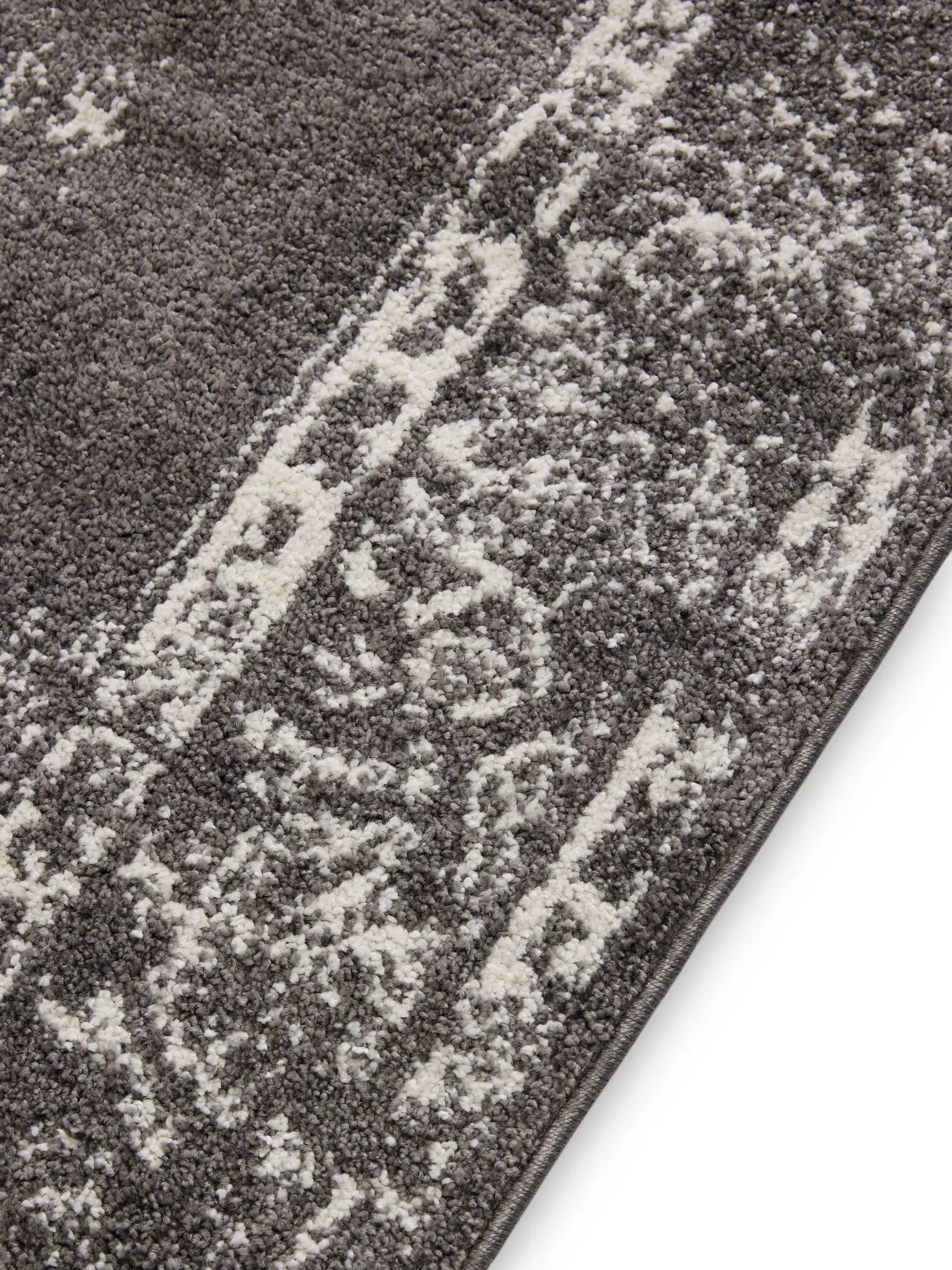 Rug made of 100% Polypropylen in Grey with a 100% Polypropylen high pile by benuta Basic