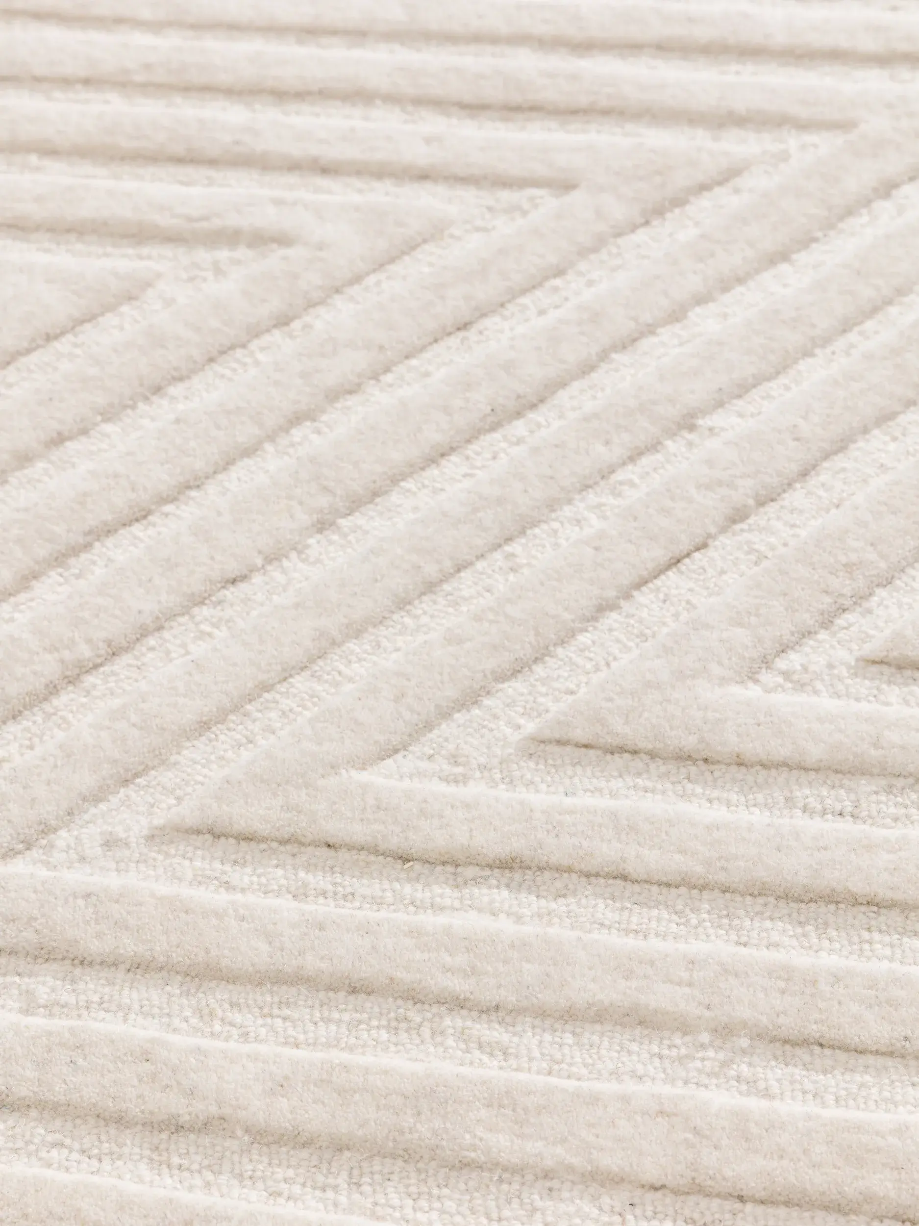 Rug made of 100% Wolle in Weiß with a 100% Wolle high pile by benuta Pure