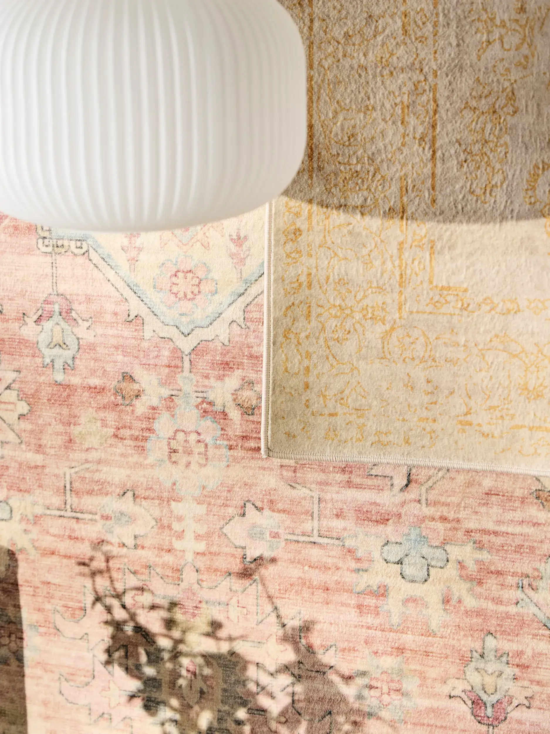 Teppe av 100% Polyester i Beige med 100% Polyester høy lugg fra benuta Nest
