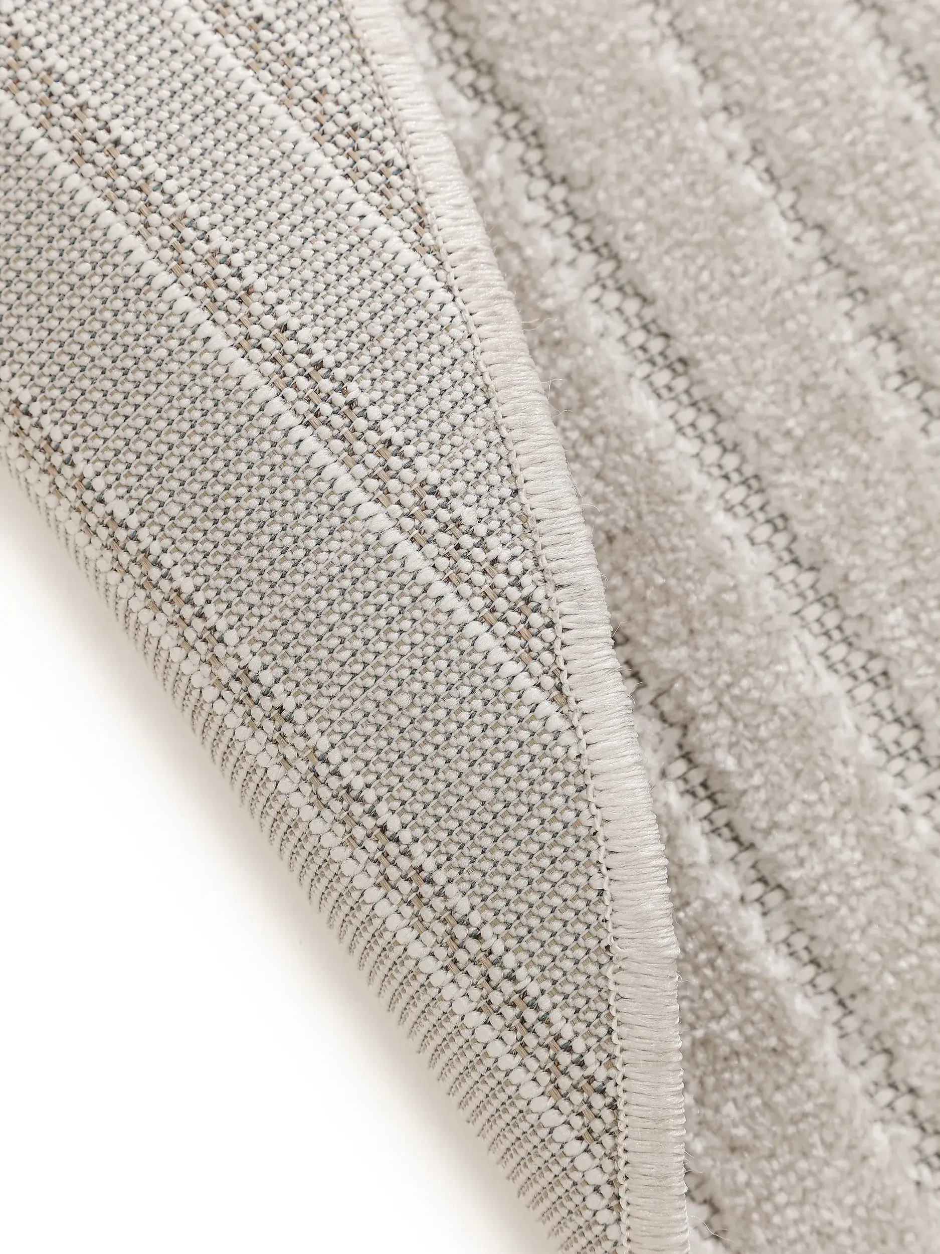 Teppich aus 100% Polypropylen in Weiß mit 100% Polypropylen hohem Flor von benuta Pop