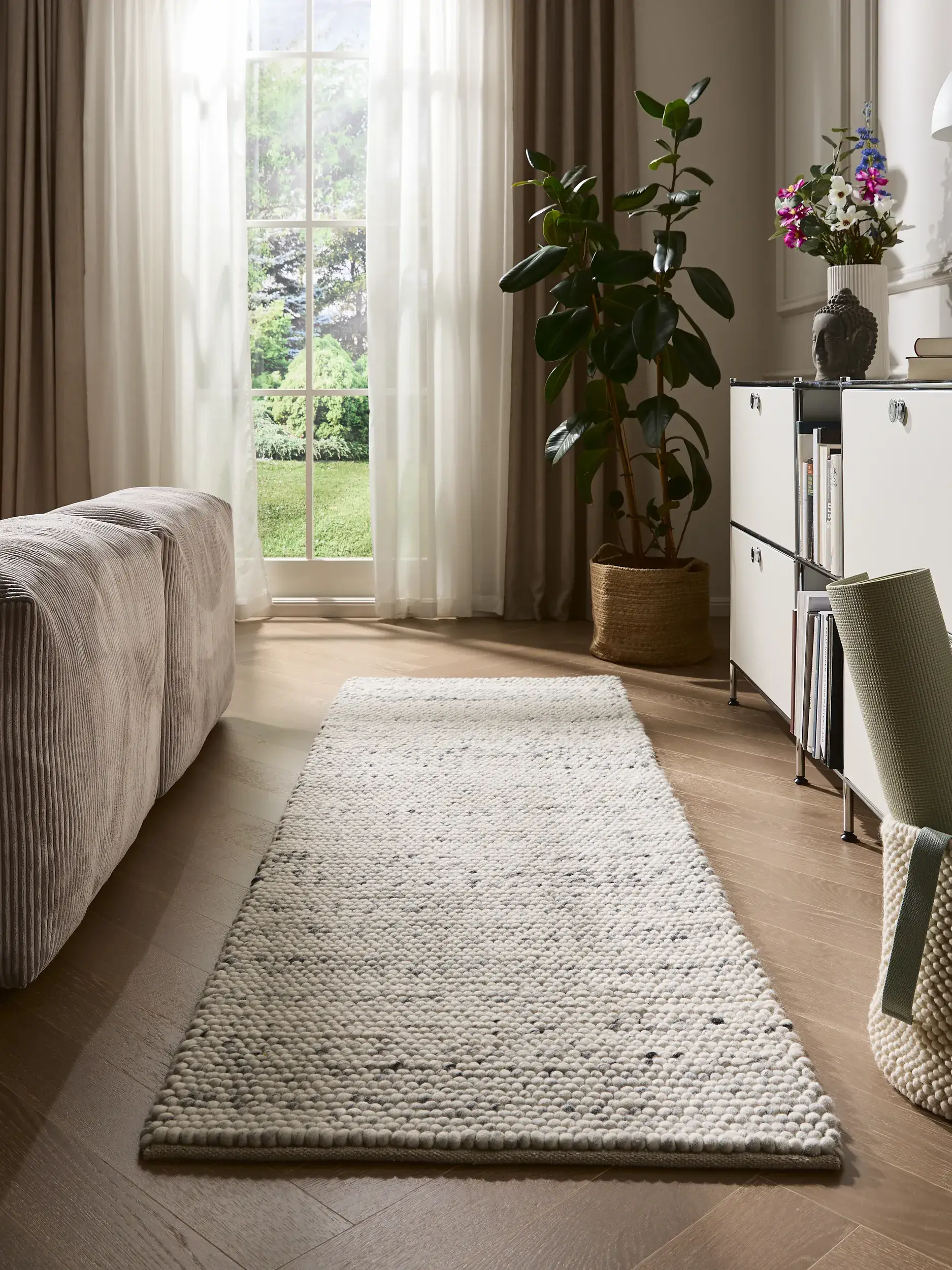 Teppich aus 70% Wolle, 30% Polyester in Grau mit 70% Wolle, 30% Polyester hohem Flor von benuta Pure