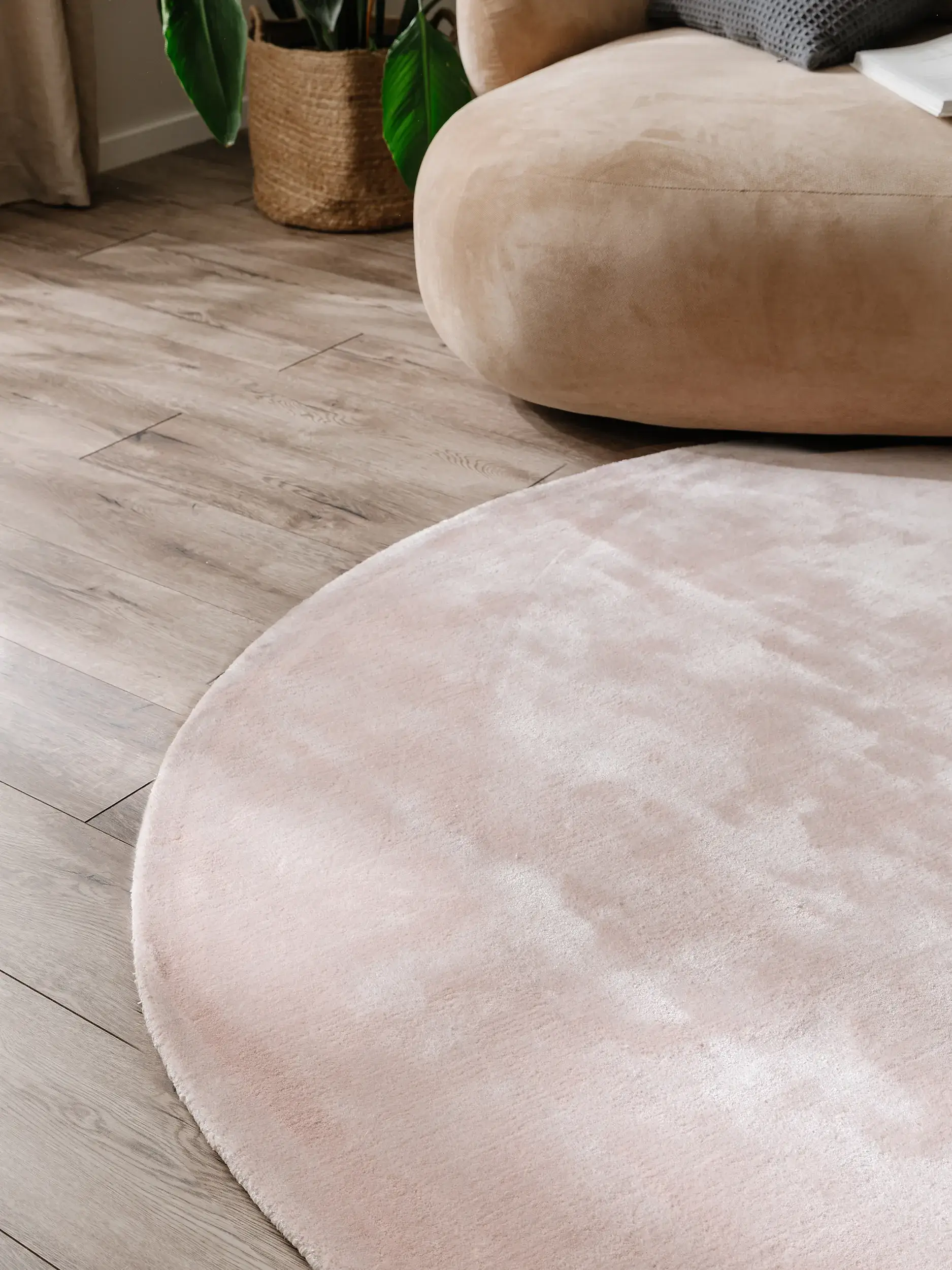 Teppich aus 100% Viskose in Rosa mit 100% Viskose hohem Flor von benuta Pure