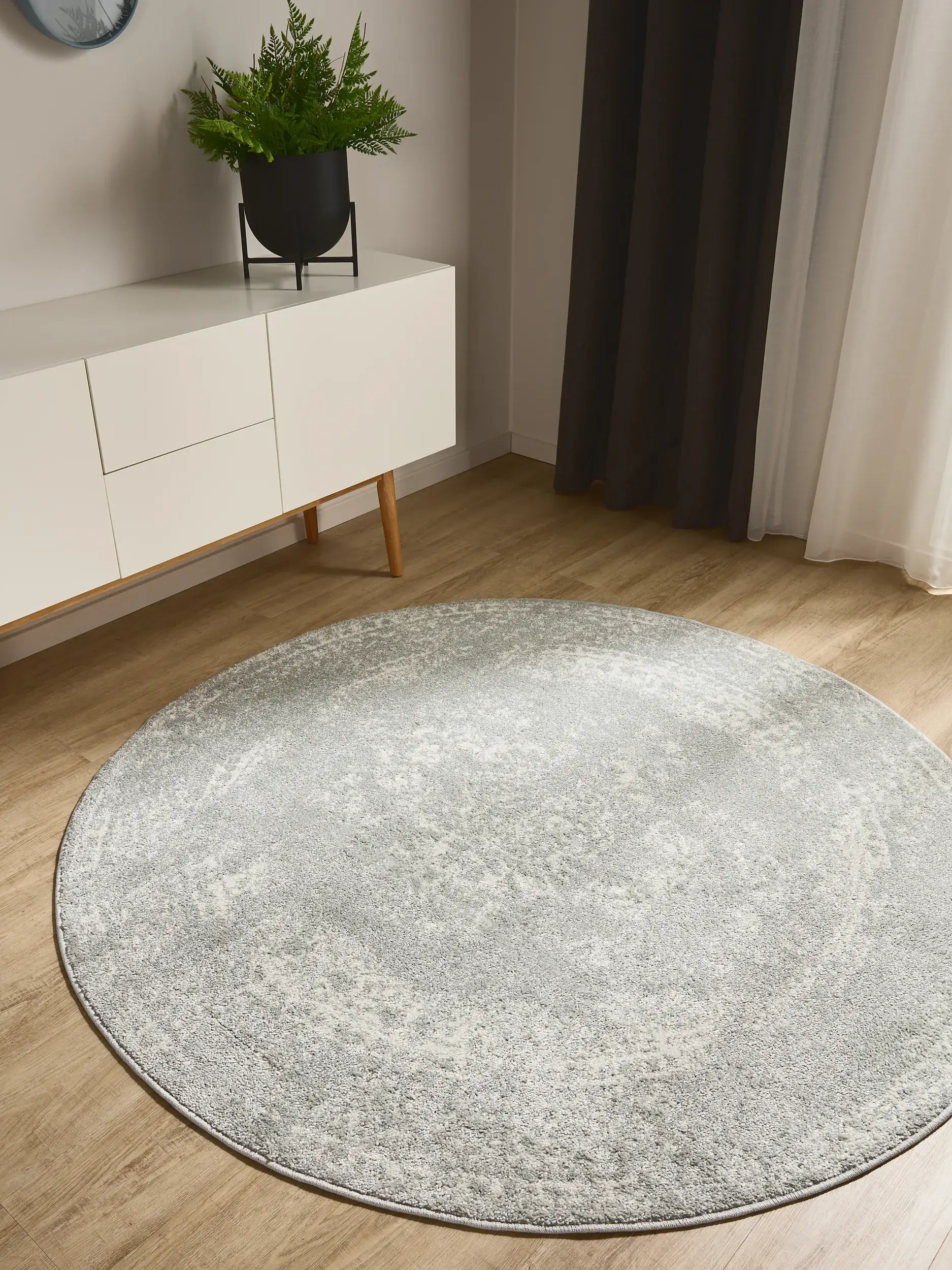 Tapete de 100% Polypropylen em Taupe com pelo de 100% Polypropylen de altura da benuta Basic