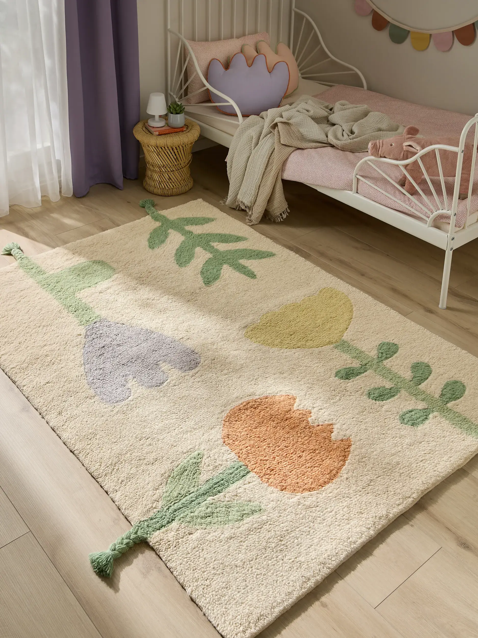 Rug Fleur made of 100% Wool in Multicolour by Lytte