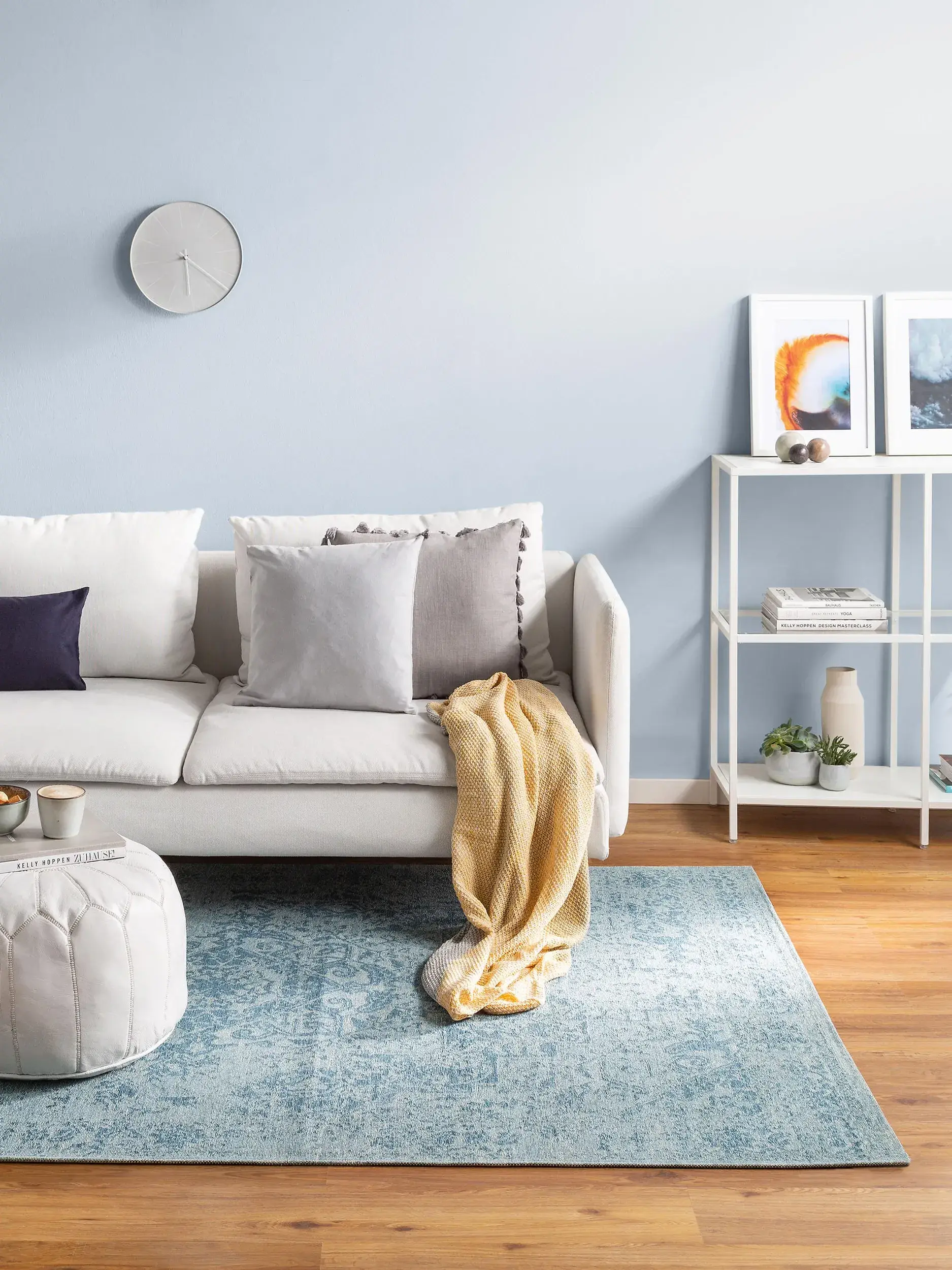 Teppich aus 41% Baumwolle, 32% Polyacryl, 26% Polyester, 1% Latex in Blau mit 41% Baumwolle, 32% Polyacryl, 26% Polyester, 1% Latex hohem Flor von benuta Pop