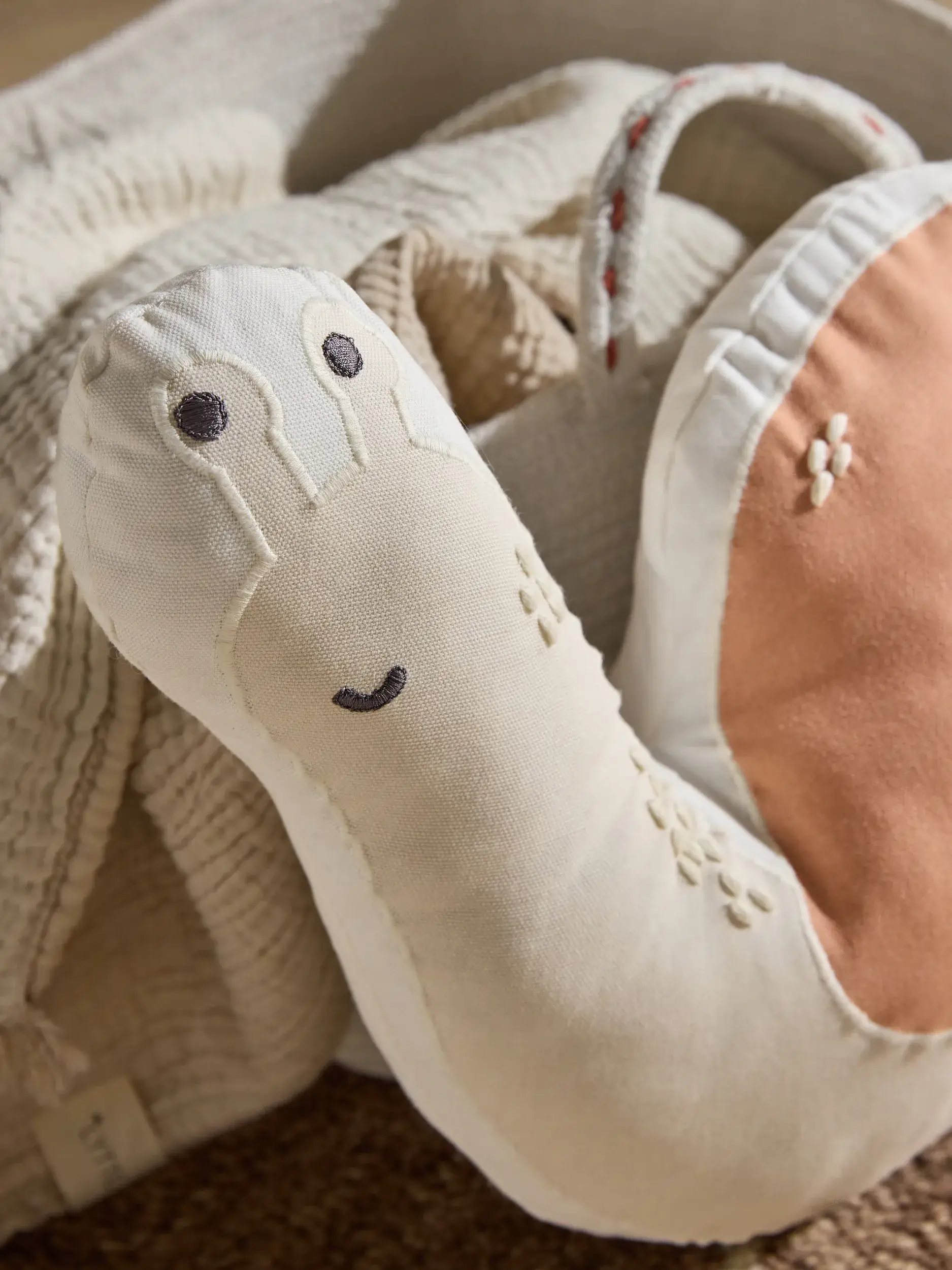 Kissen Isa Beige/Multicolor im Design Kindermotive aus  von Lytte