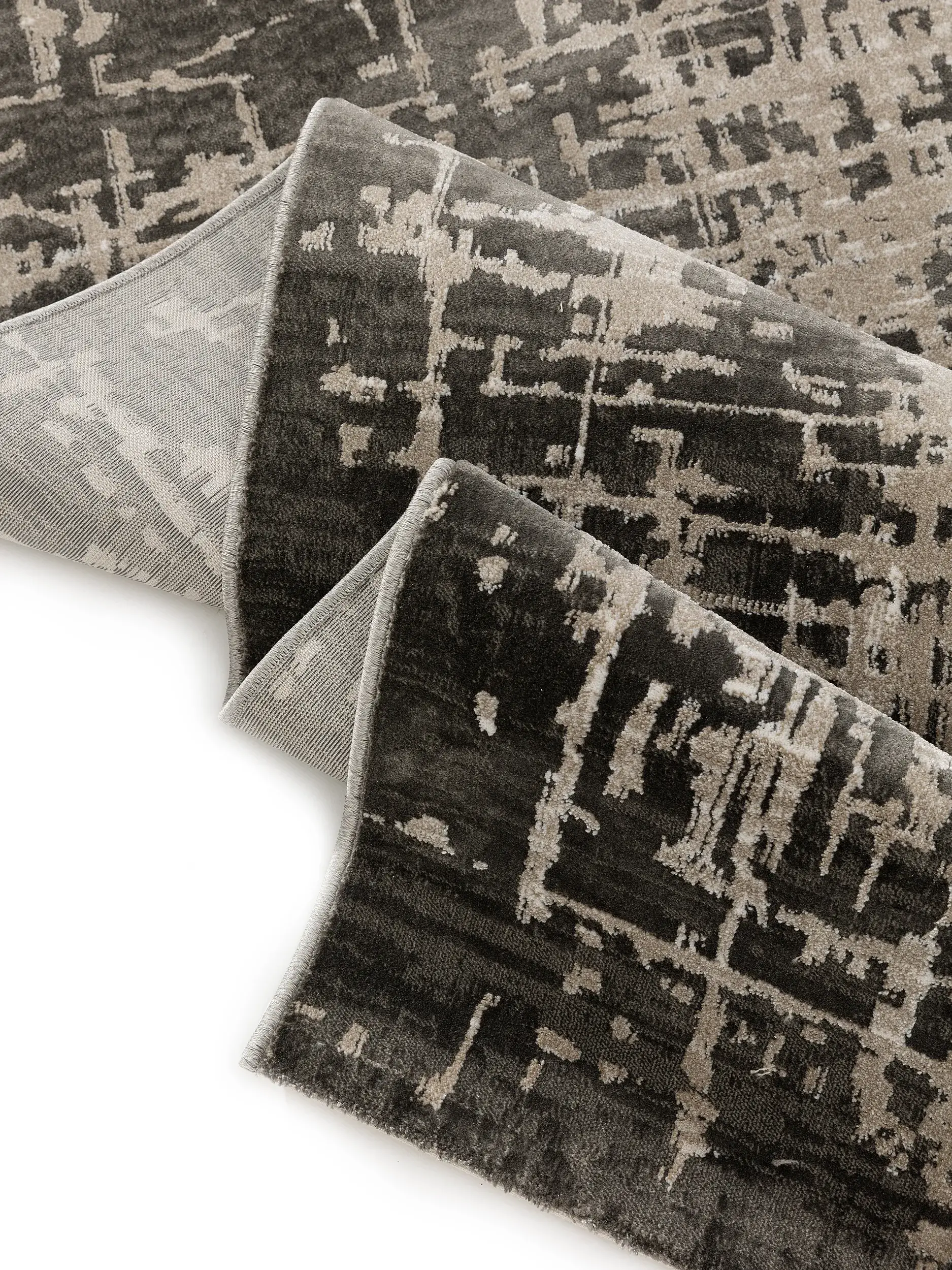 Rug made of 100% Polyester in Grey with a 100% Polyester high pile by benuta Nest