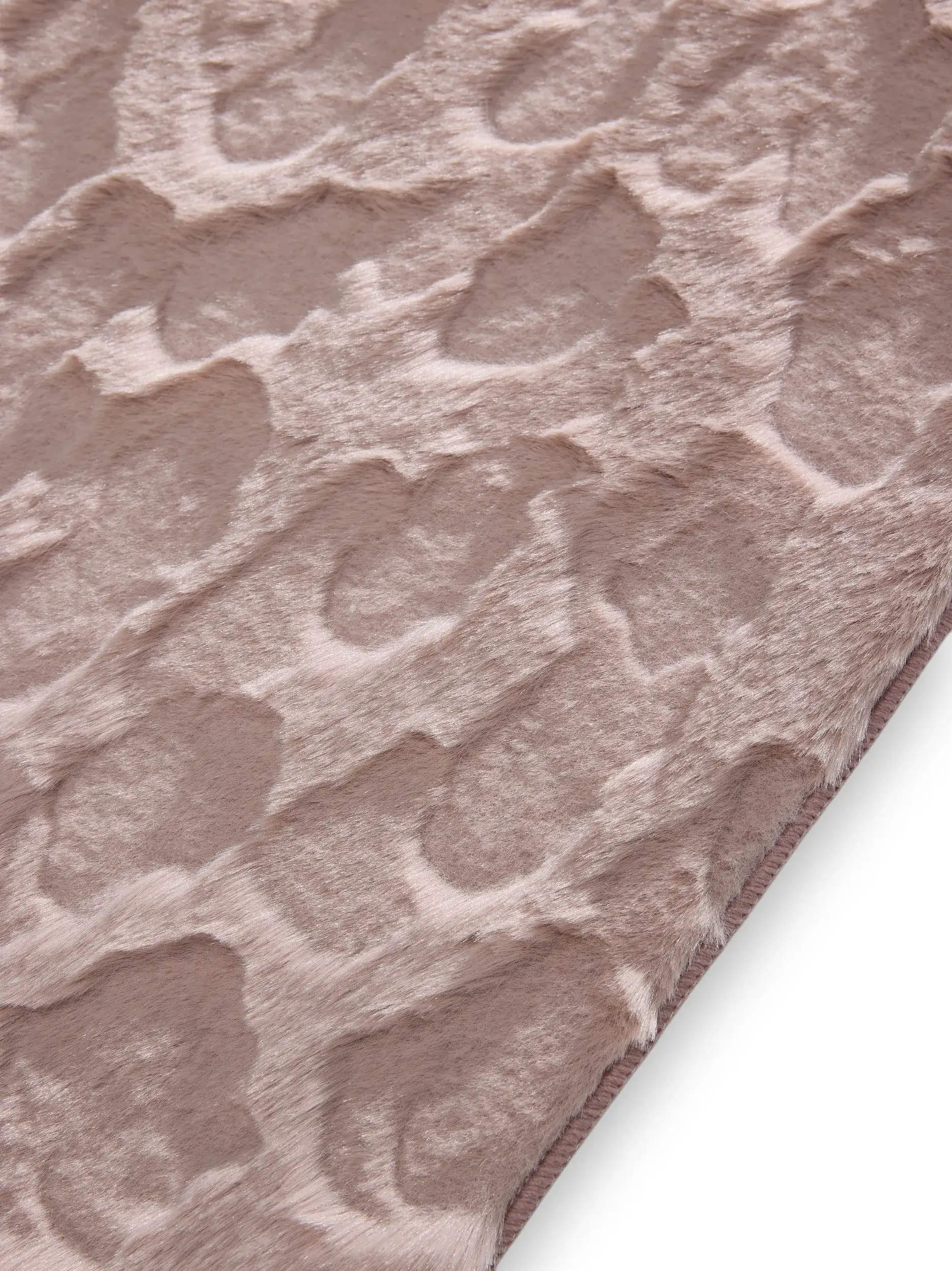 Rug made of 100% Polyester in Rosa with a 100% Polyester high pile by benuta Pop