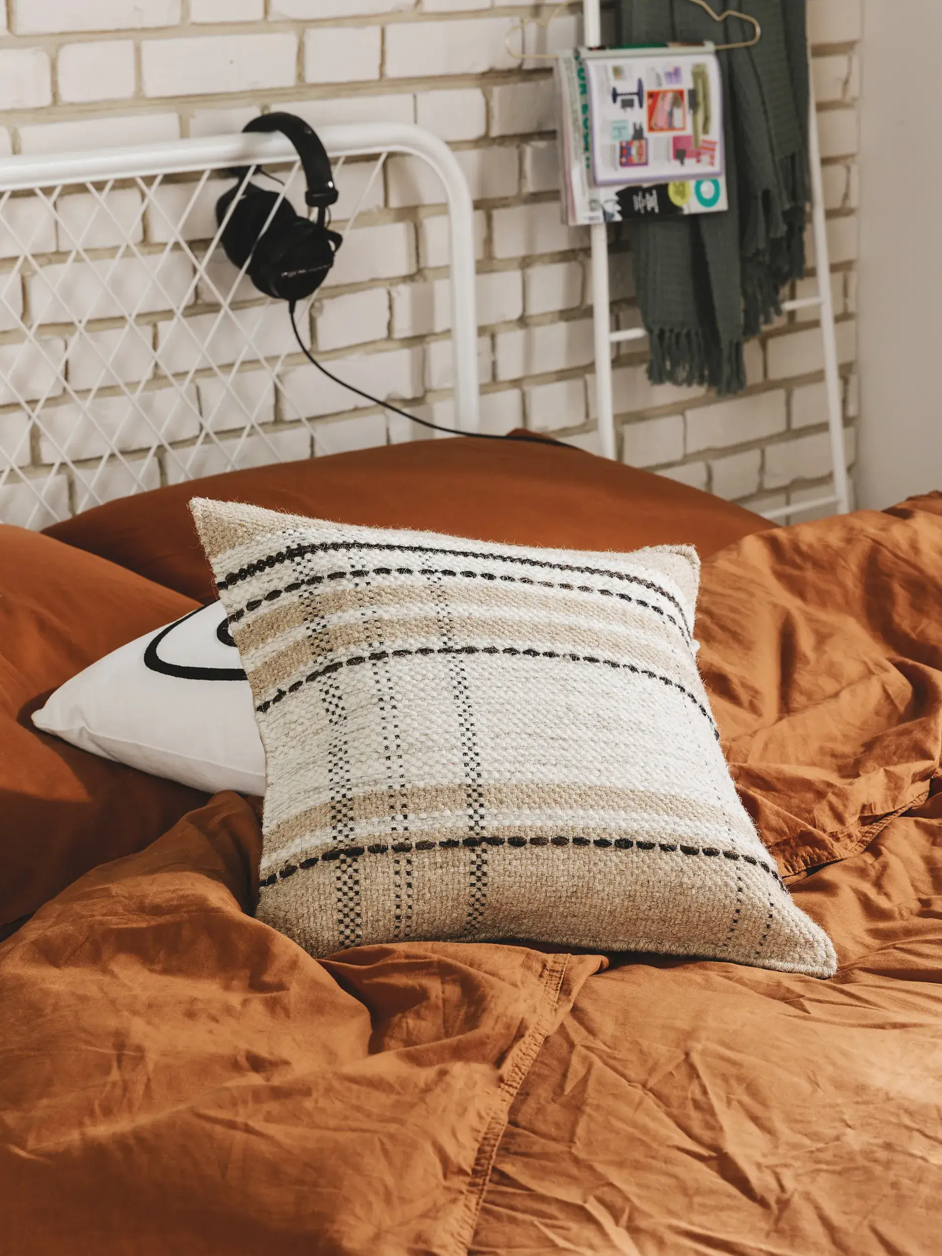 Kissenbezug Bahati Beige im Design Streifen aus 70% Wolle, 30% Baumwolle von benuta Pop