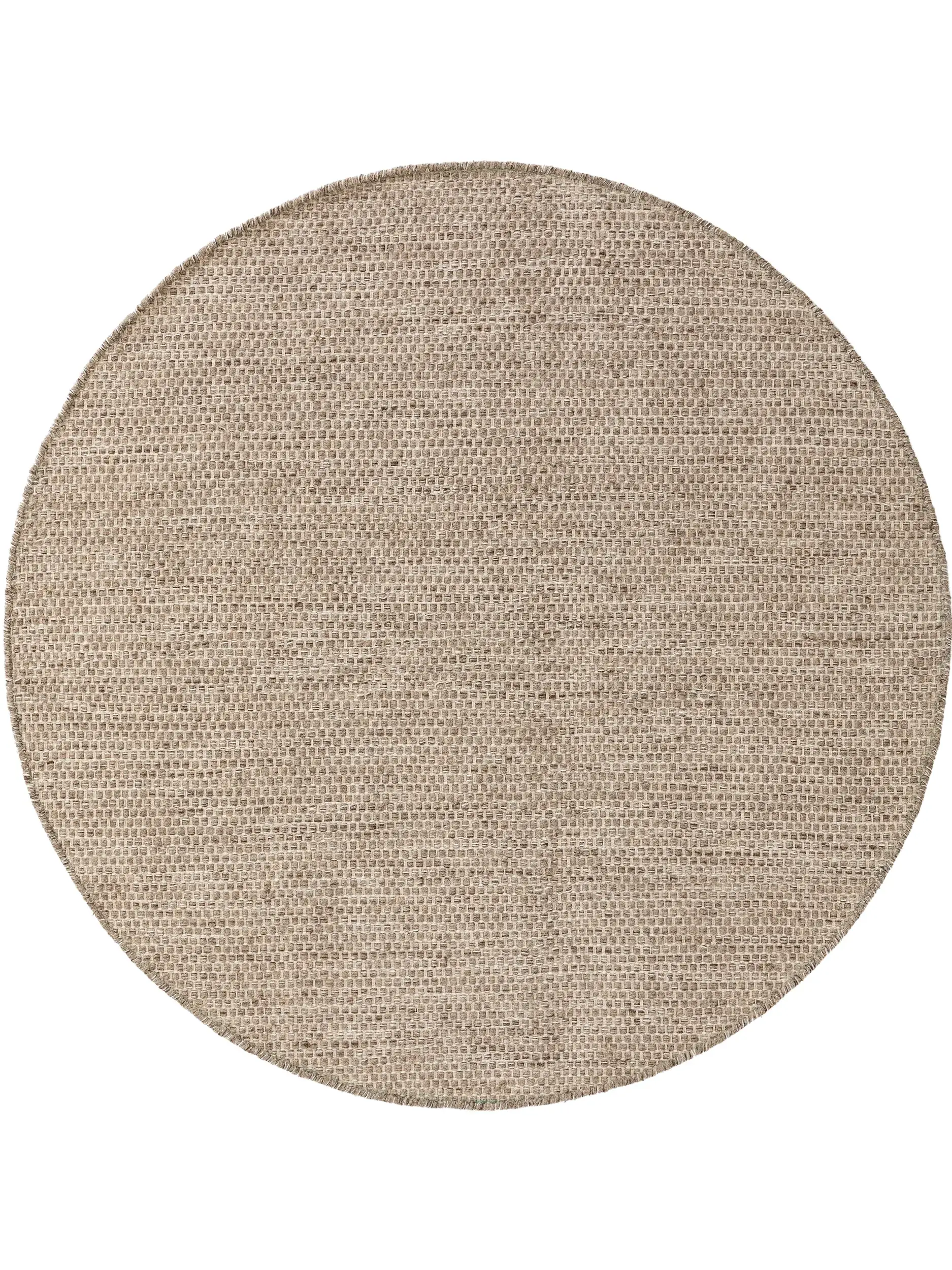 Rug made of 80% Wolle, 20% Baumwolle in Taupe with a 80% Wolle, 20% Baumwolle high pile by benuta Pure