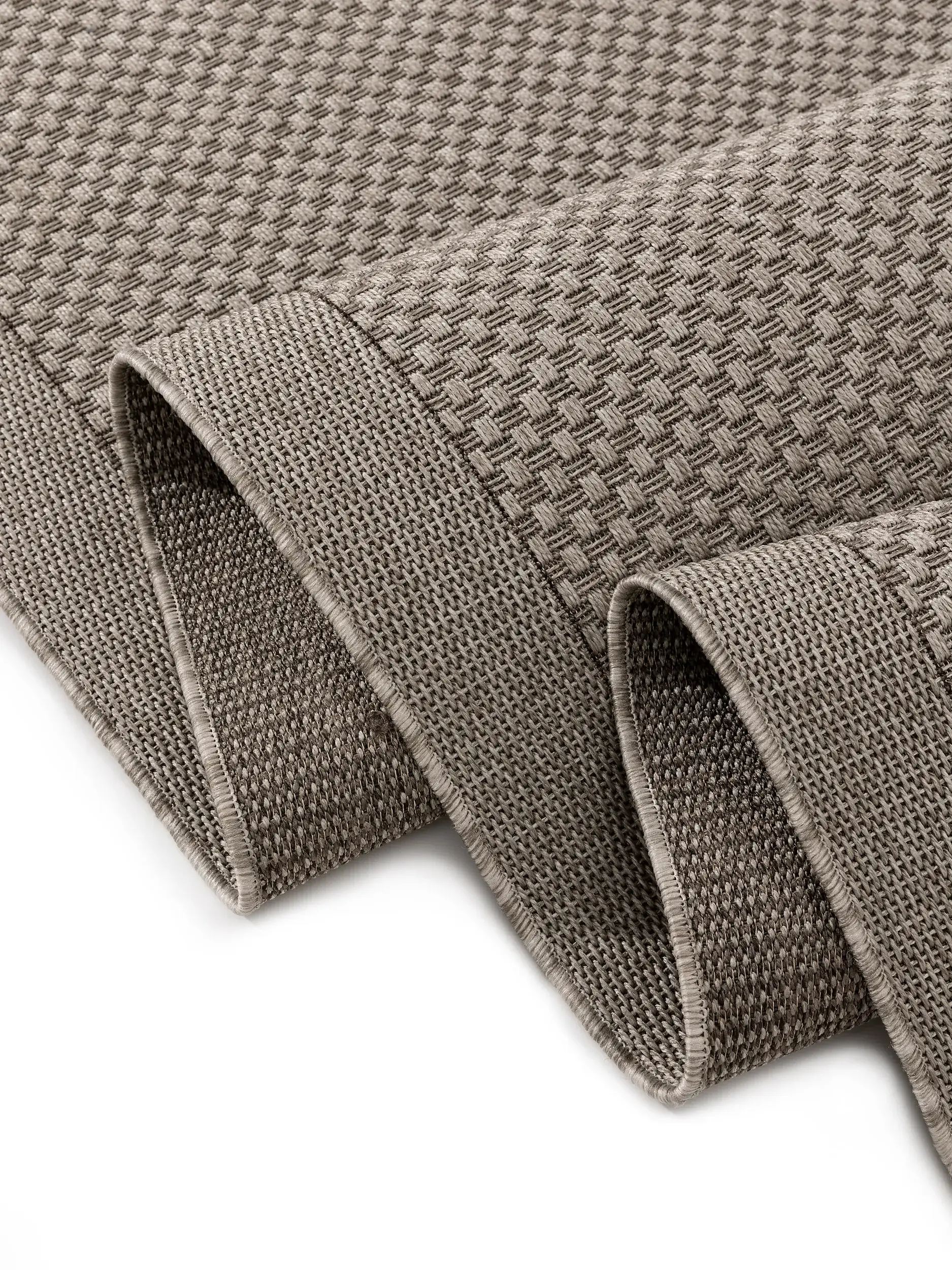 Rug made of 100% Polypropylen in Grau with a 100% Polypropylen high pile by benuta Nest