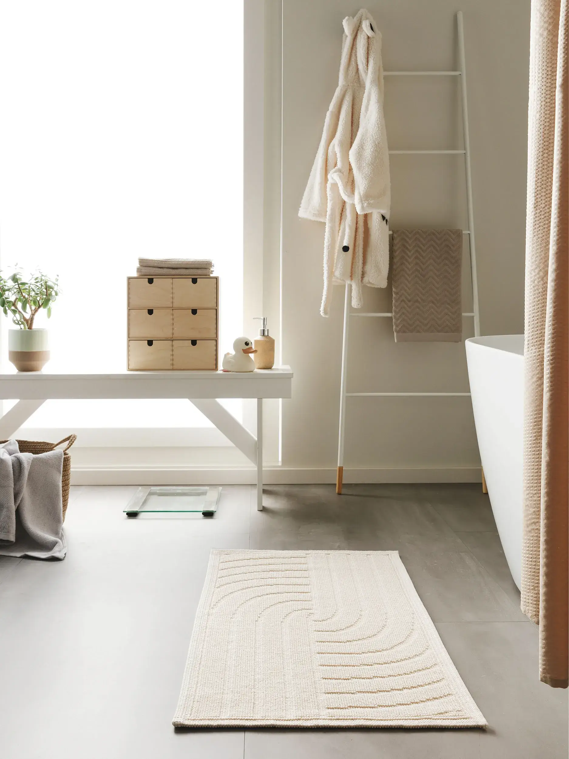 Badematte Jojo Cream Einfarbig-suunnittelussa, valmistettu 100% Baumwolleista, benuta Nestin toimesta