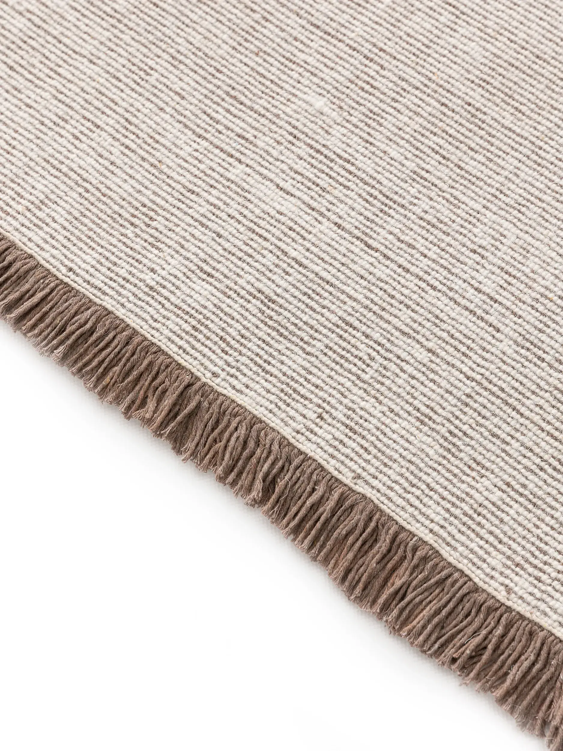 Teppich aus 70% Wolle, 30% Baumwolle in Braun mit 70% Wolle, 30% Baumwolle hohem Flor von benuta Nest