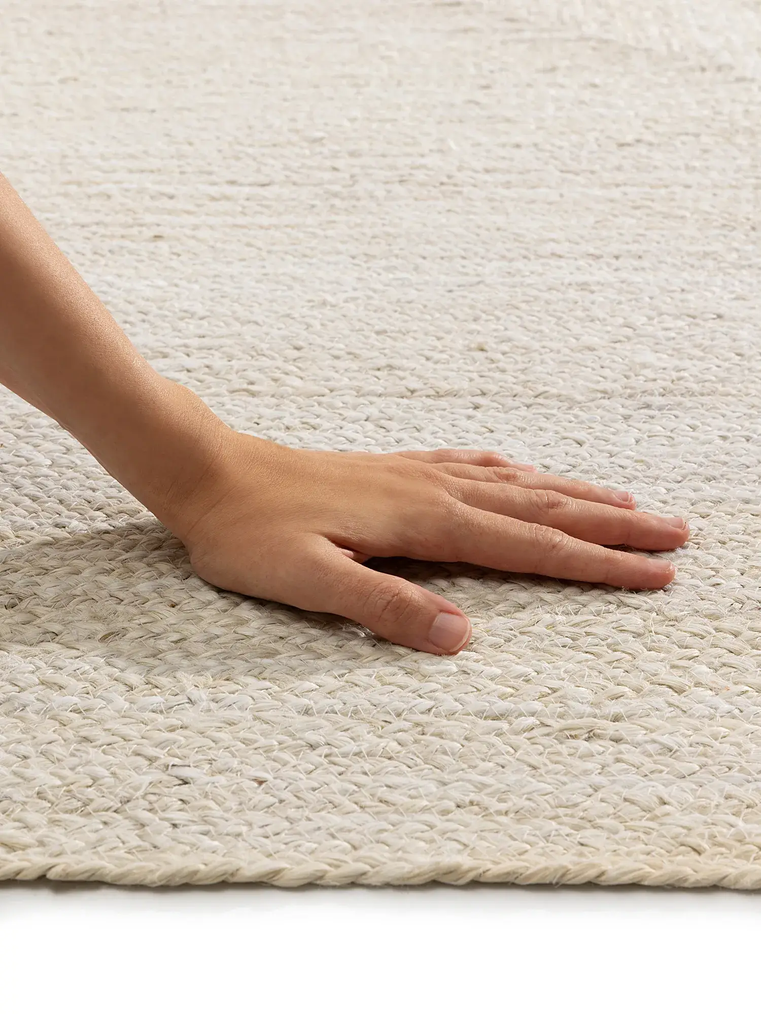 Teppich aus 100% Jute in Weiß mit 100% Jute hohem Flor von benuta Pure