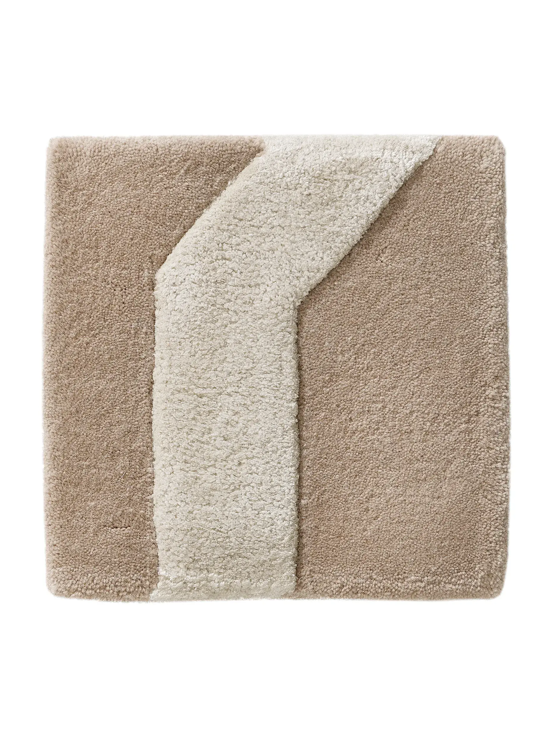 Rug made of 60% Wolle, 40% Lyocell (Tencel™) in Beige with a 60% Wolle, 40% Lyocell (Tencel™) high pile by benuta Finest