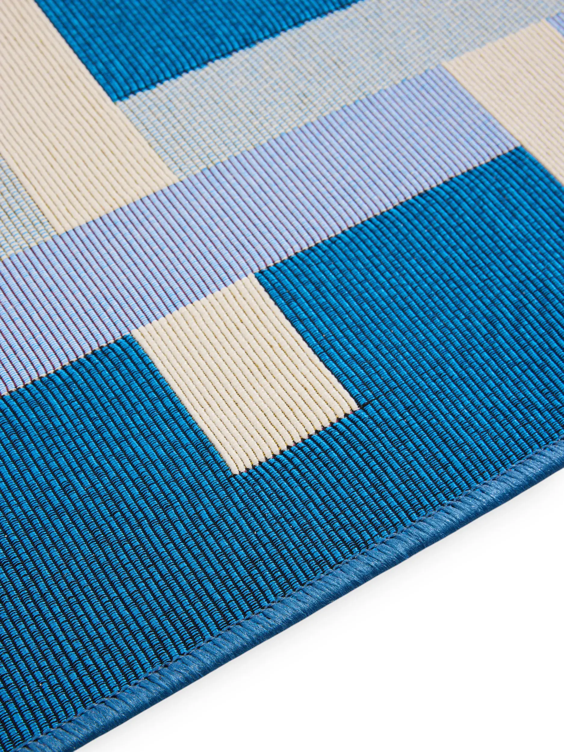 Teppich Jovis aus 76% Polypropylen, 23% Polyester, 1% Latex in Blau von benuta Pop