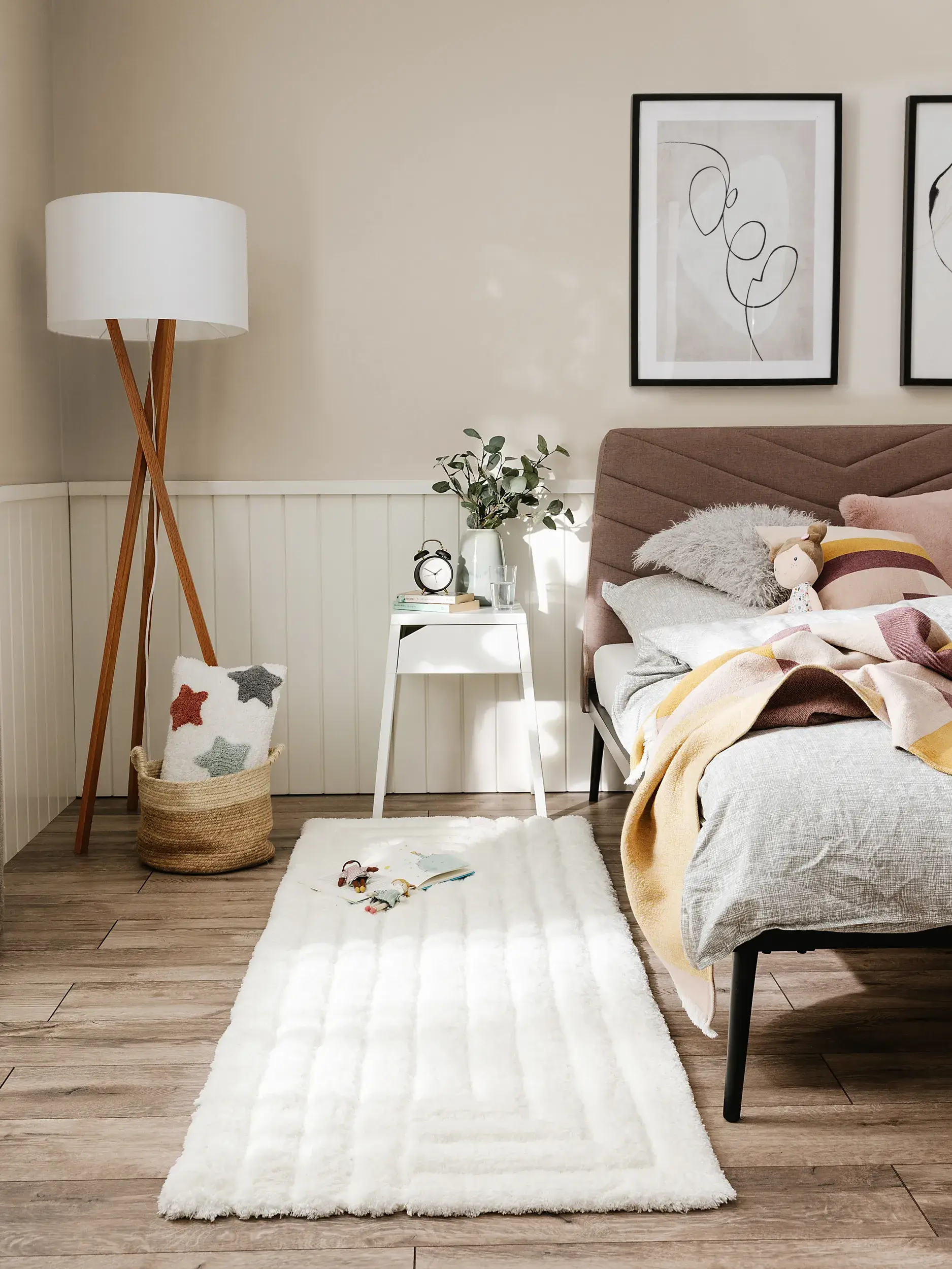 Rug made of 100% Polyester in Beige with a 100% Polyester high pile by benuta Nest