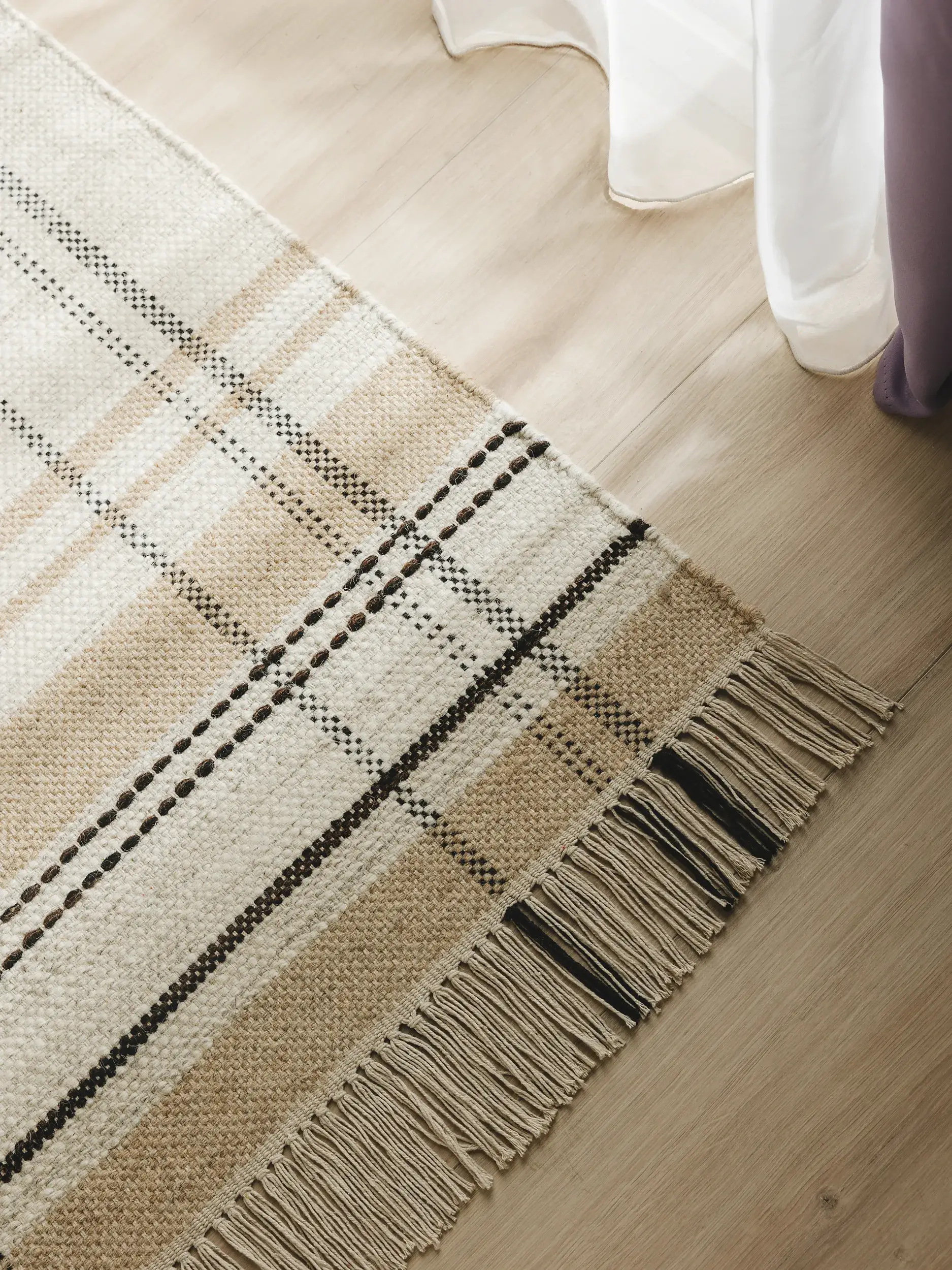 Tapijt van 70% Wol, 30% Katoen in Beige met een 70% Wol, 30% Katoen hoge pool van benuta POP