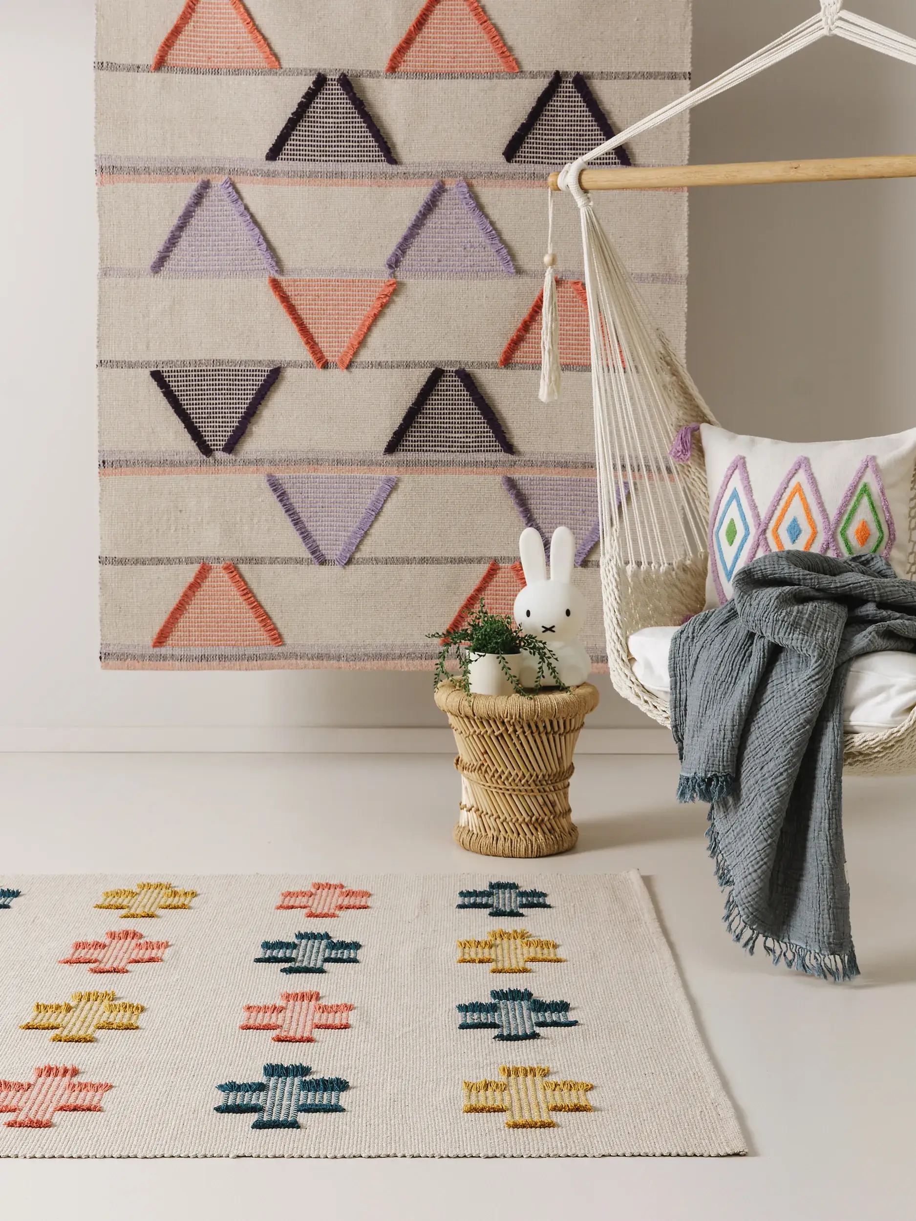 Rug made of 60% Cotton, 40% Polyester in Multicolour with a 60% Cotton, 40% Polyester high pile by Lytte